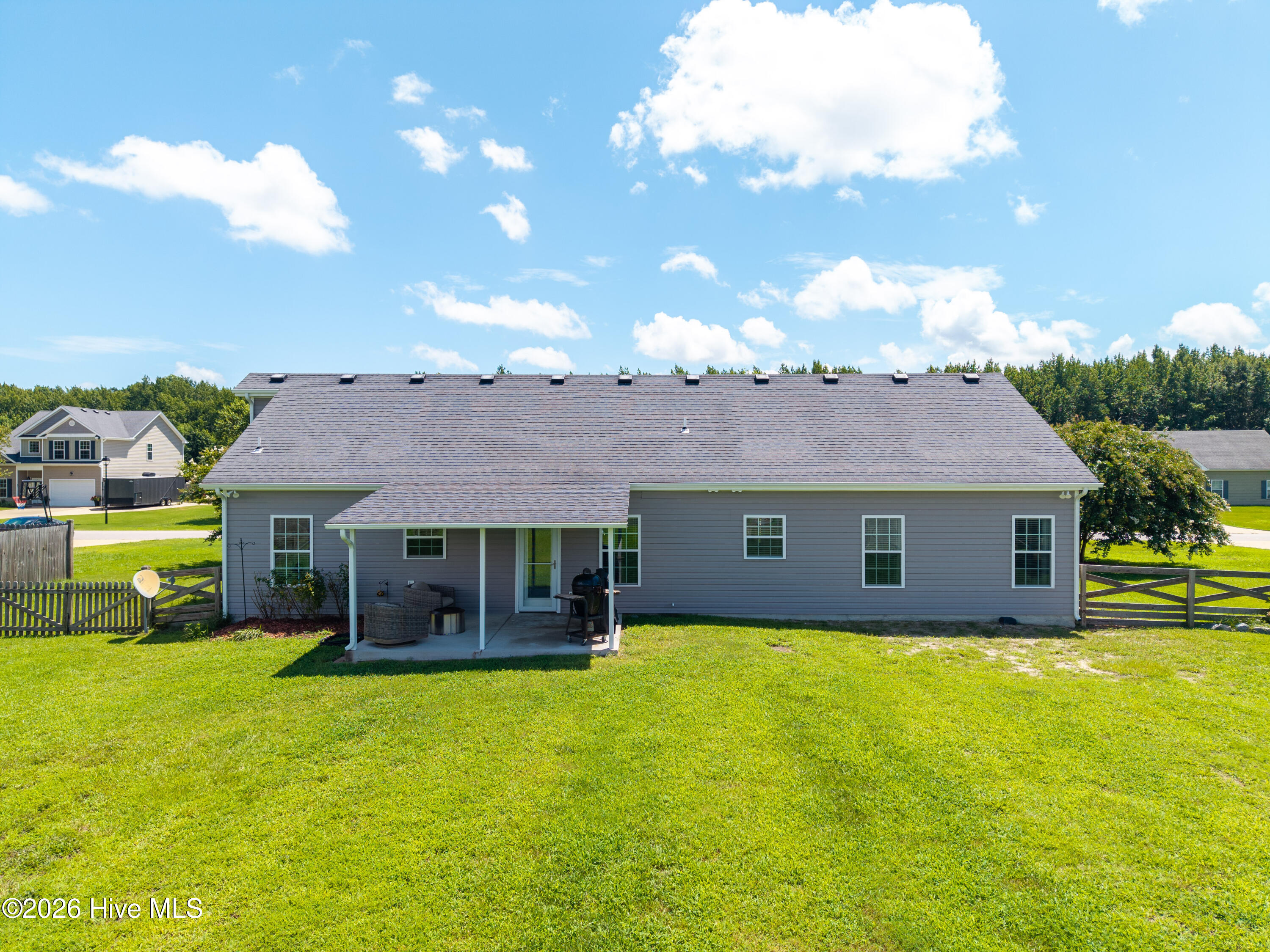 173 Laurel Woods Way Property Photo 4