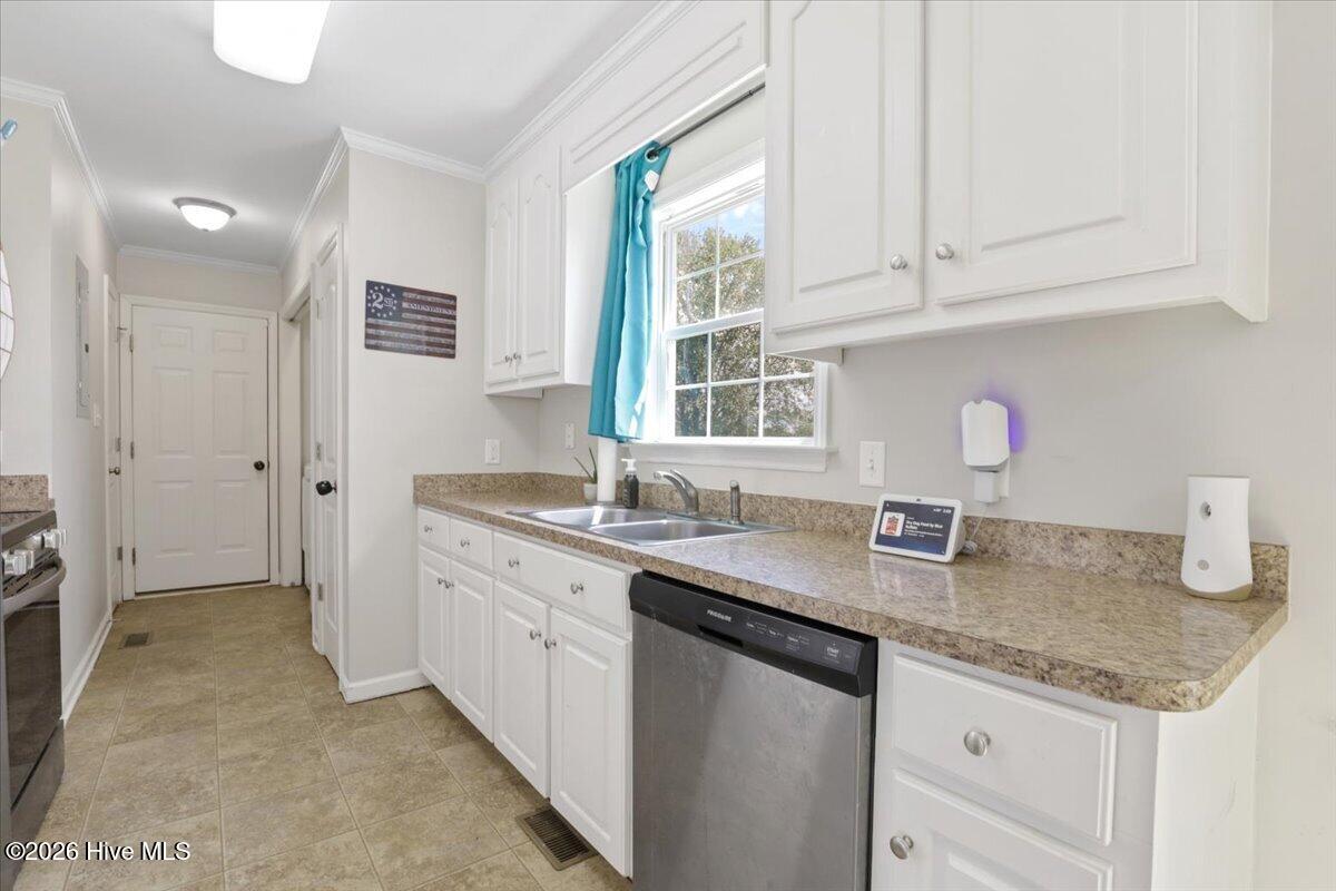 200 Labrador Court Property Photo 5
