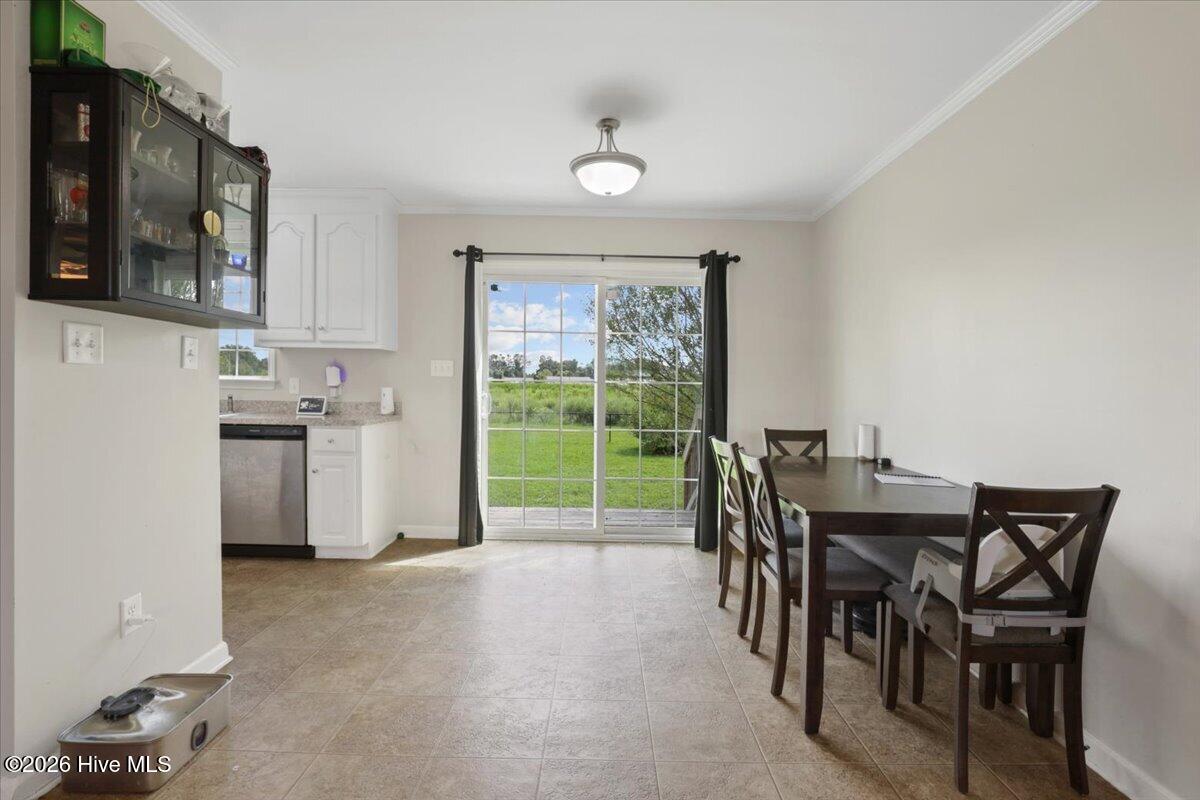 200 Labrador Court Property Photo 6