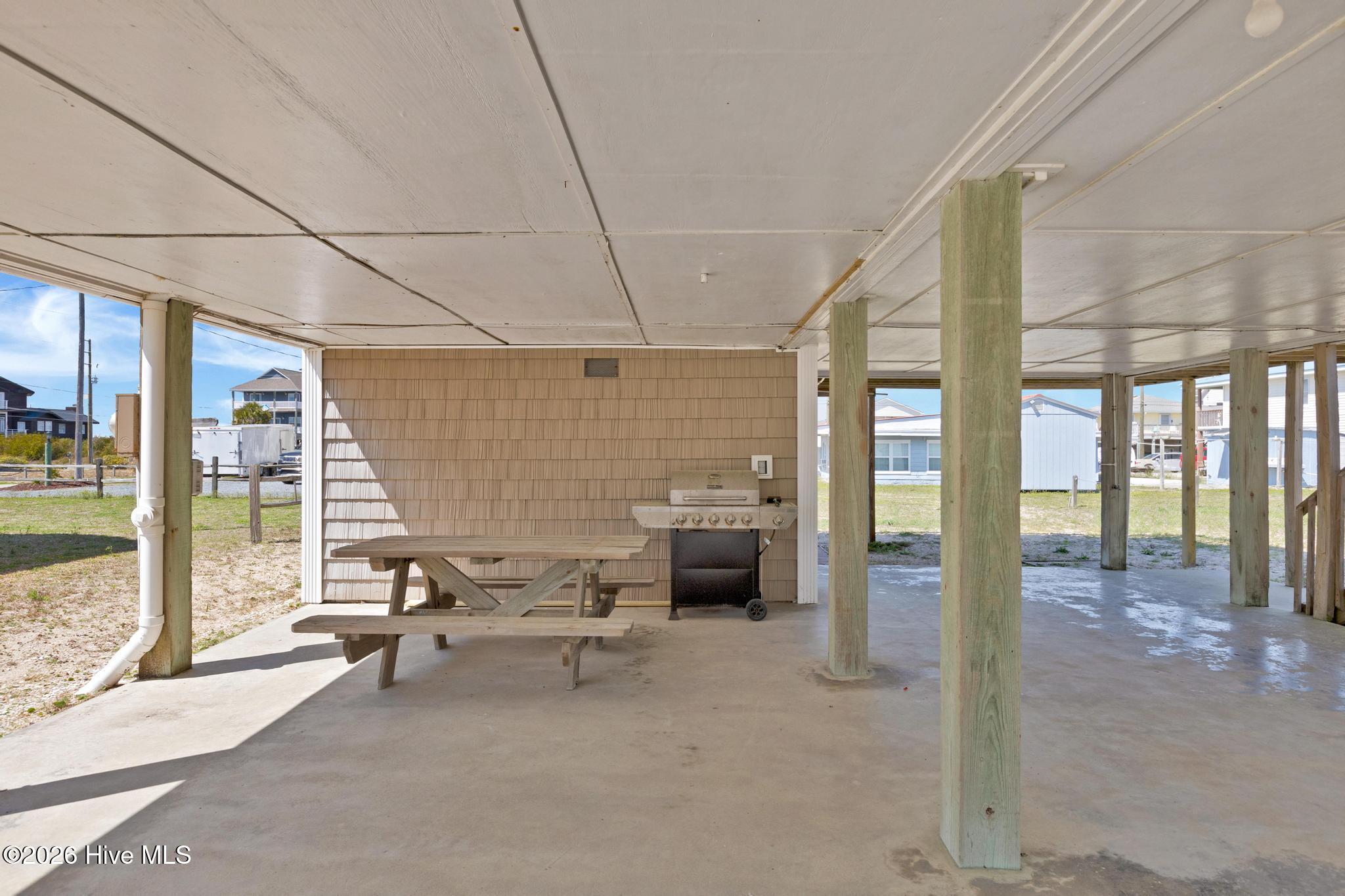 1303 N Topsail Drive Property Photo 3