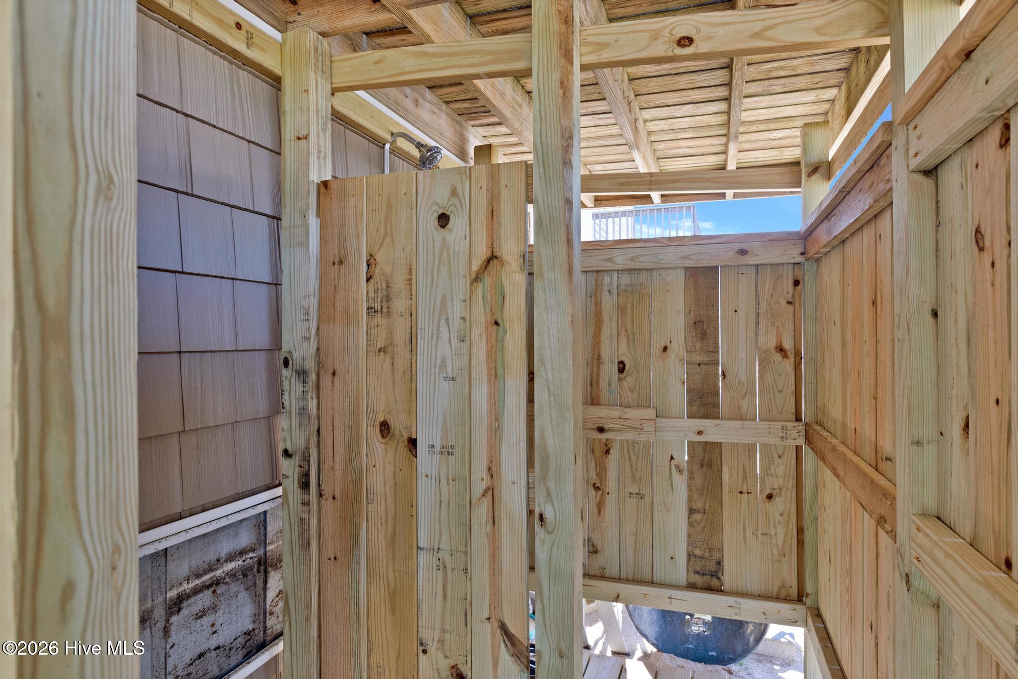 1303 N Topsail Drive Property Photo 4