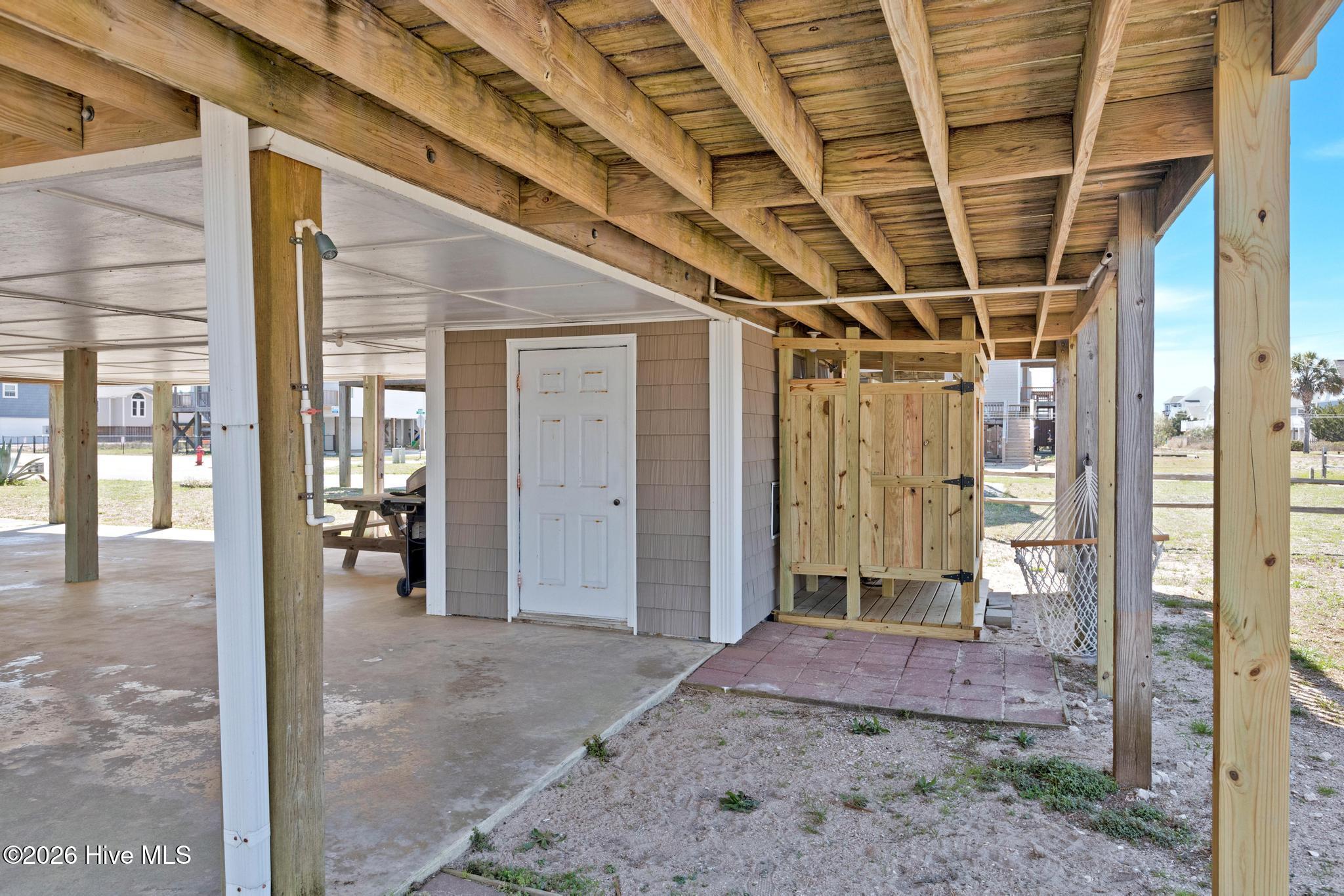 1303 N Topsail Drive Property Photo 5