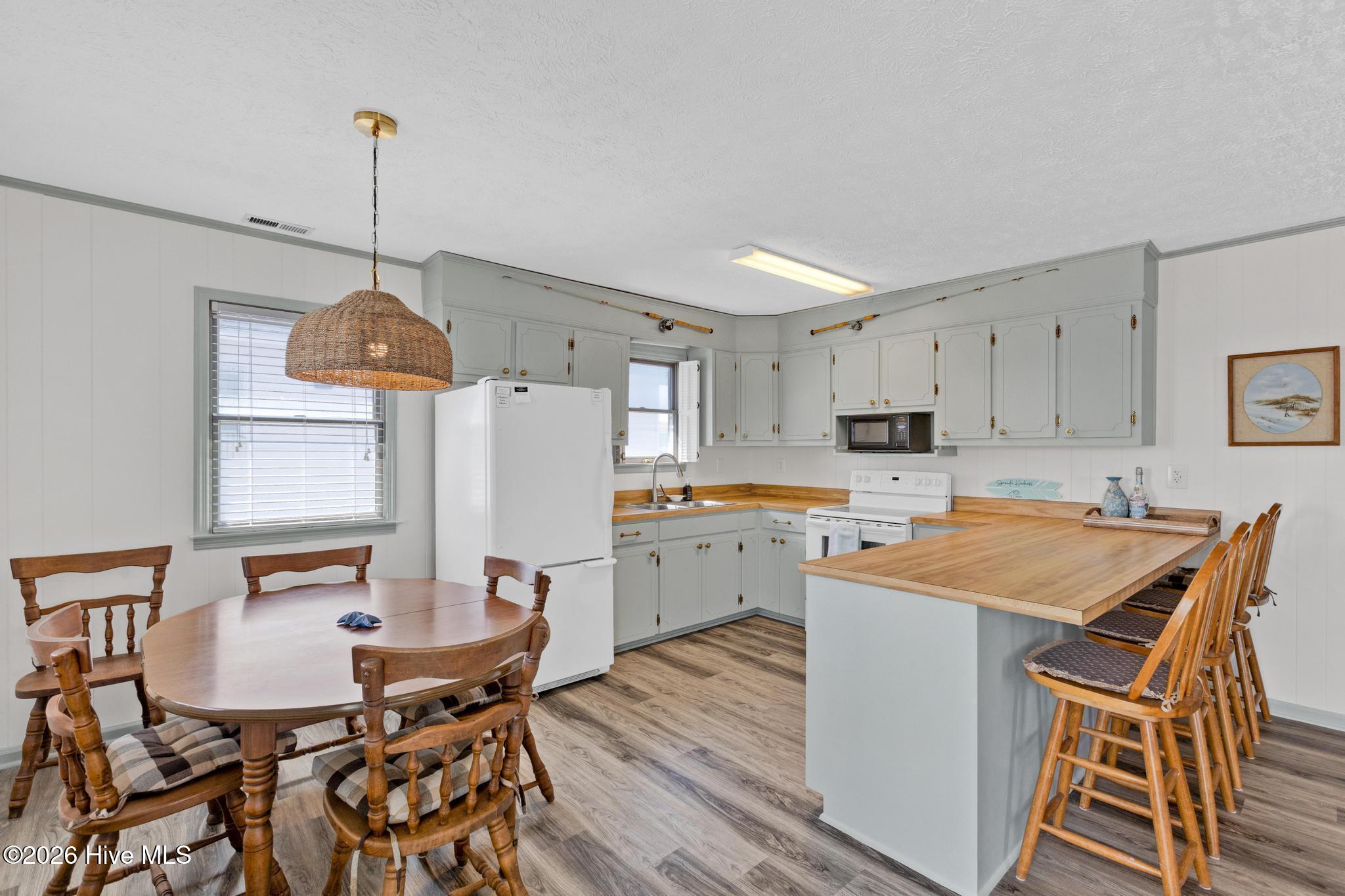 1303 N Topsail Drive Property Photo 14