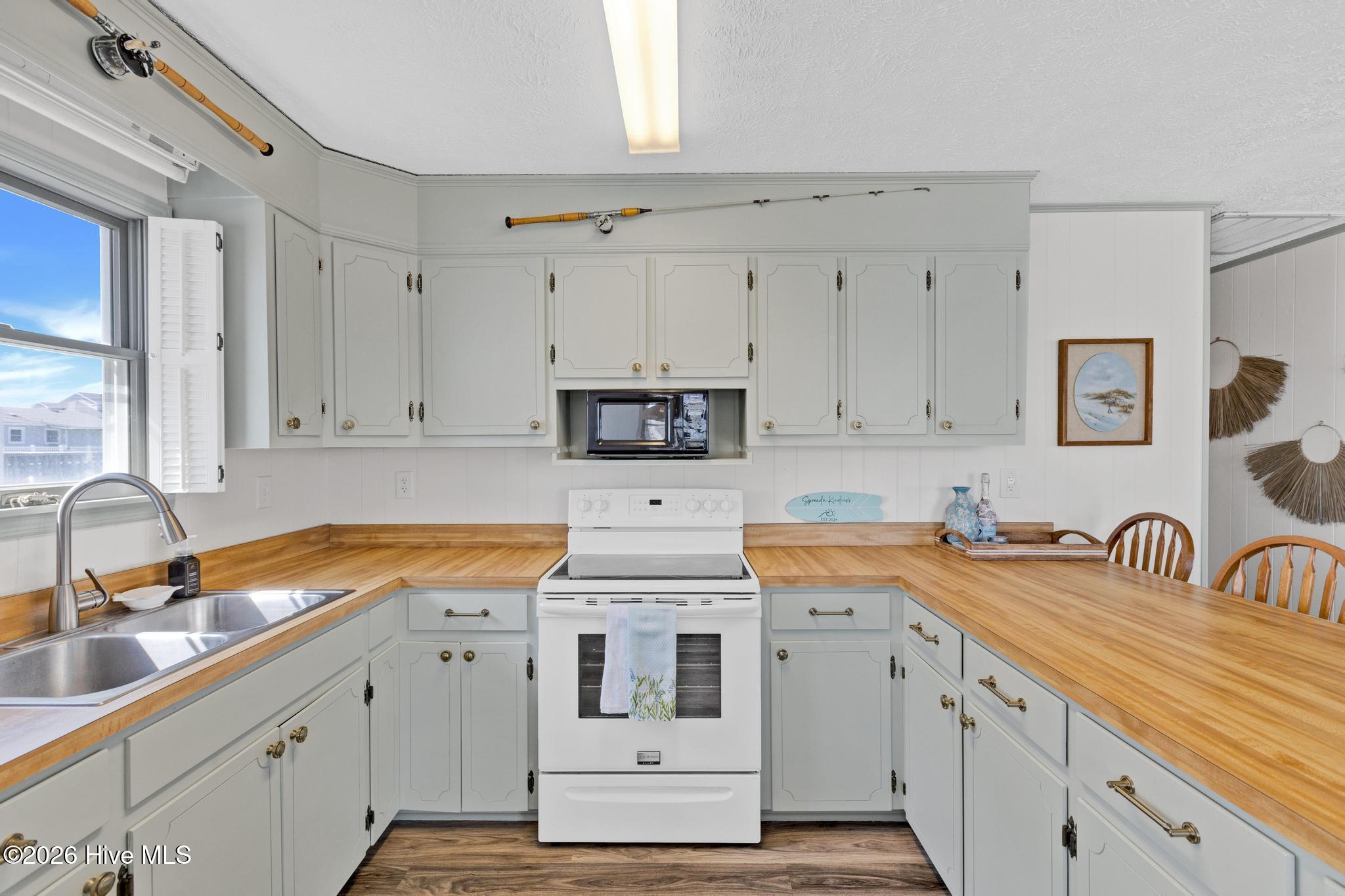 1303 N Topsail Drive Property Photo 32