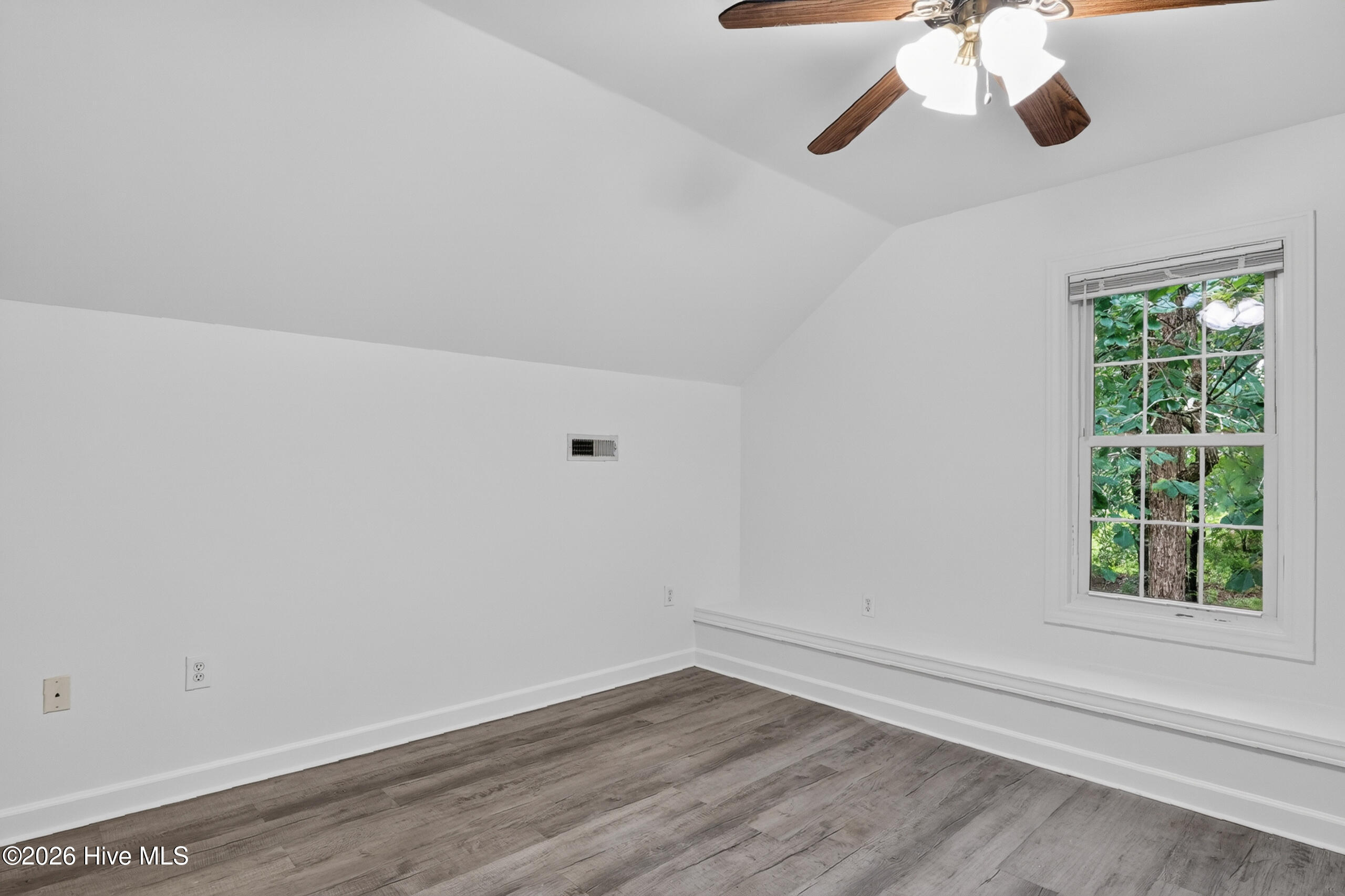 357 Seeview Lane Property Photo 12