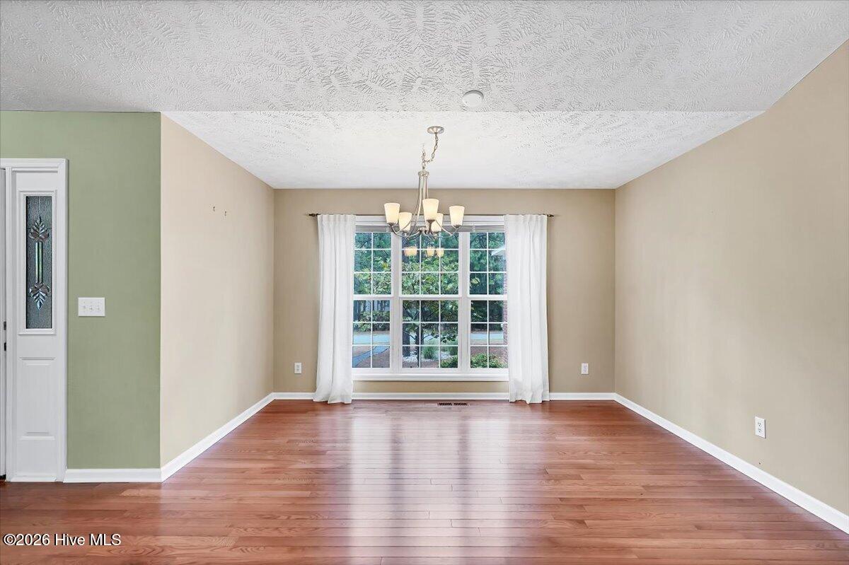 3 Oak Tree Lane Property Photo 8