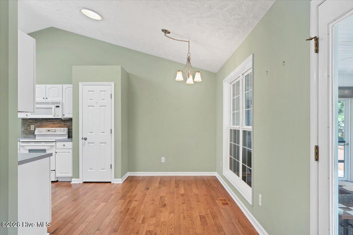 3 Oak Tree Lane Property Photo 15