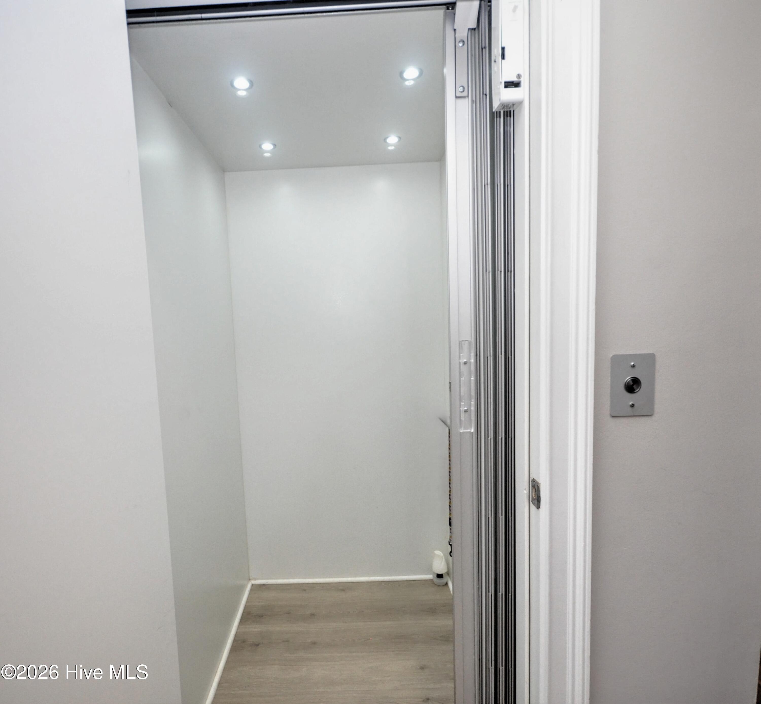 620 Eastwood Park Road Unit 3c Property Photo 33