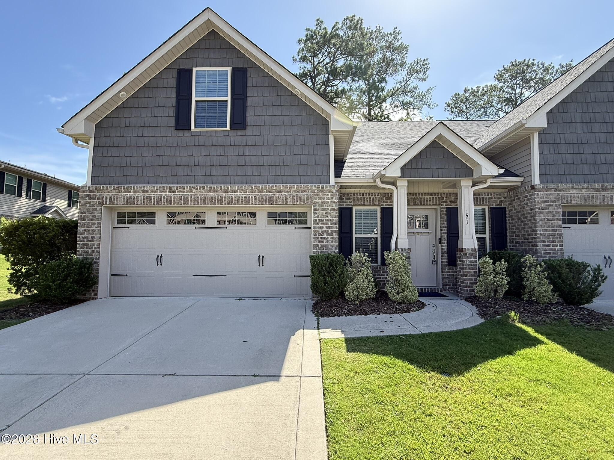 121 Lark Drive Property Photo 1
