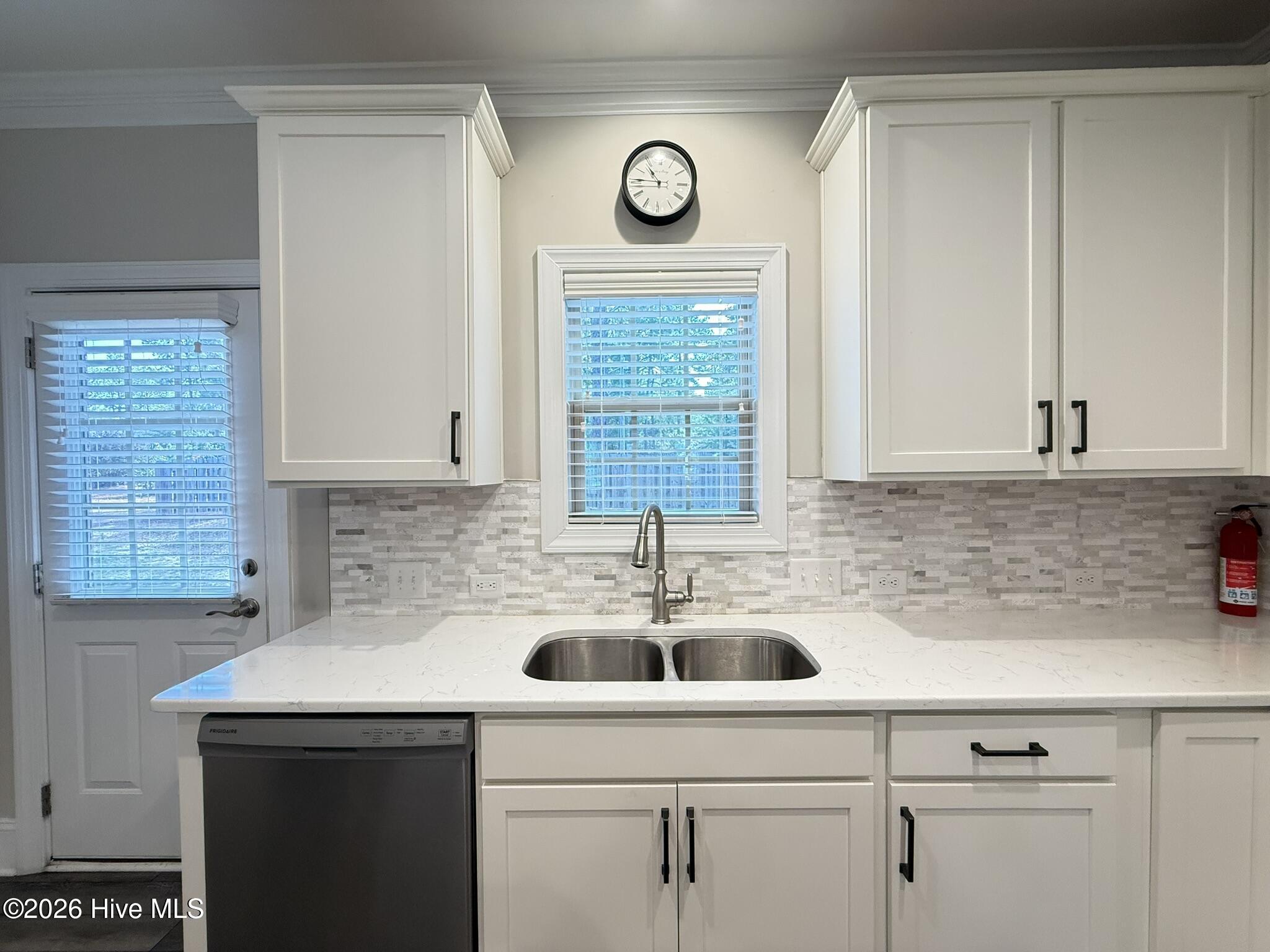 121 Lark Drive Property Photo 9