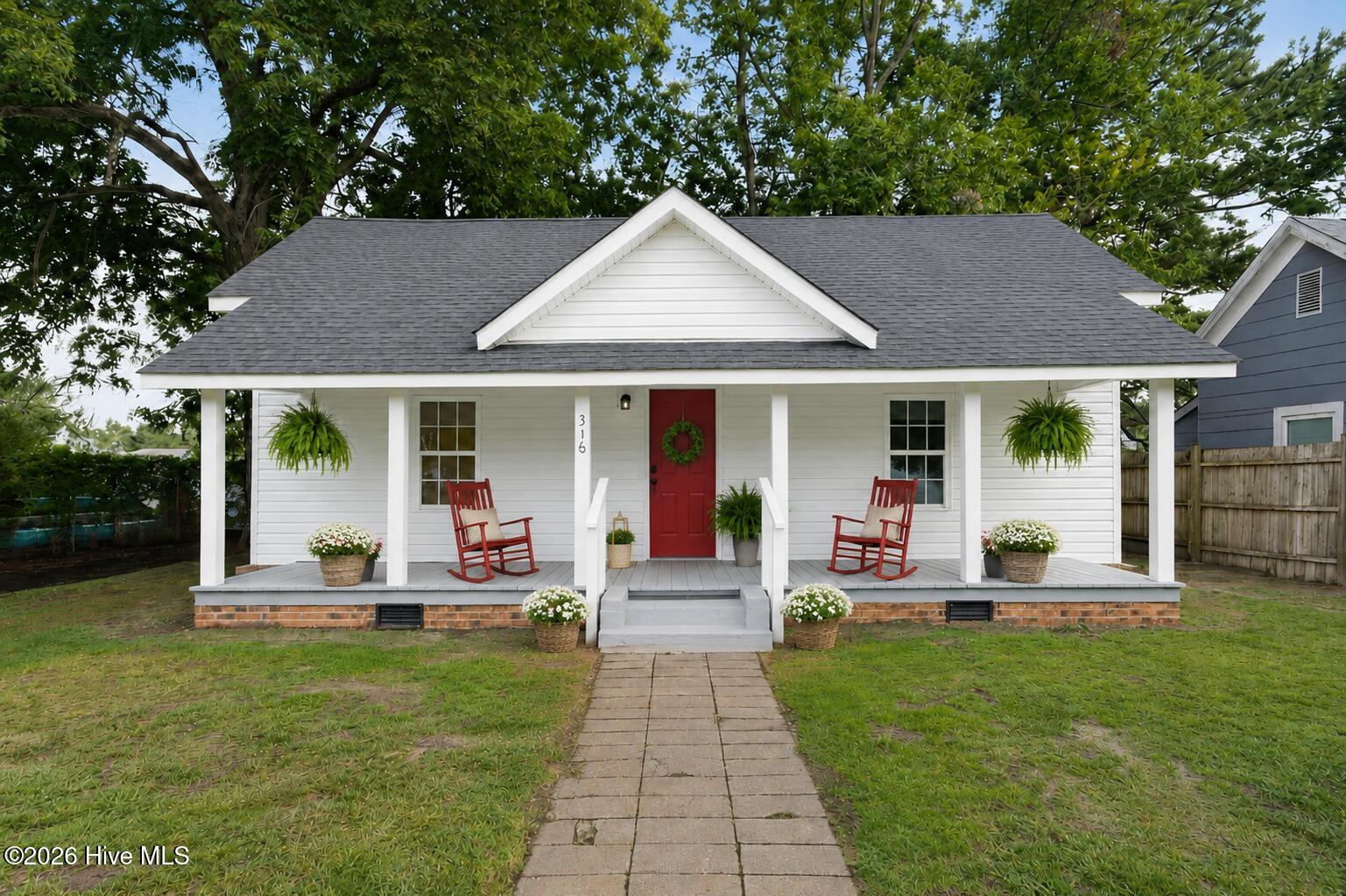 316 E Walter Street Property Photo 1