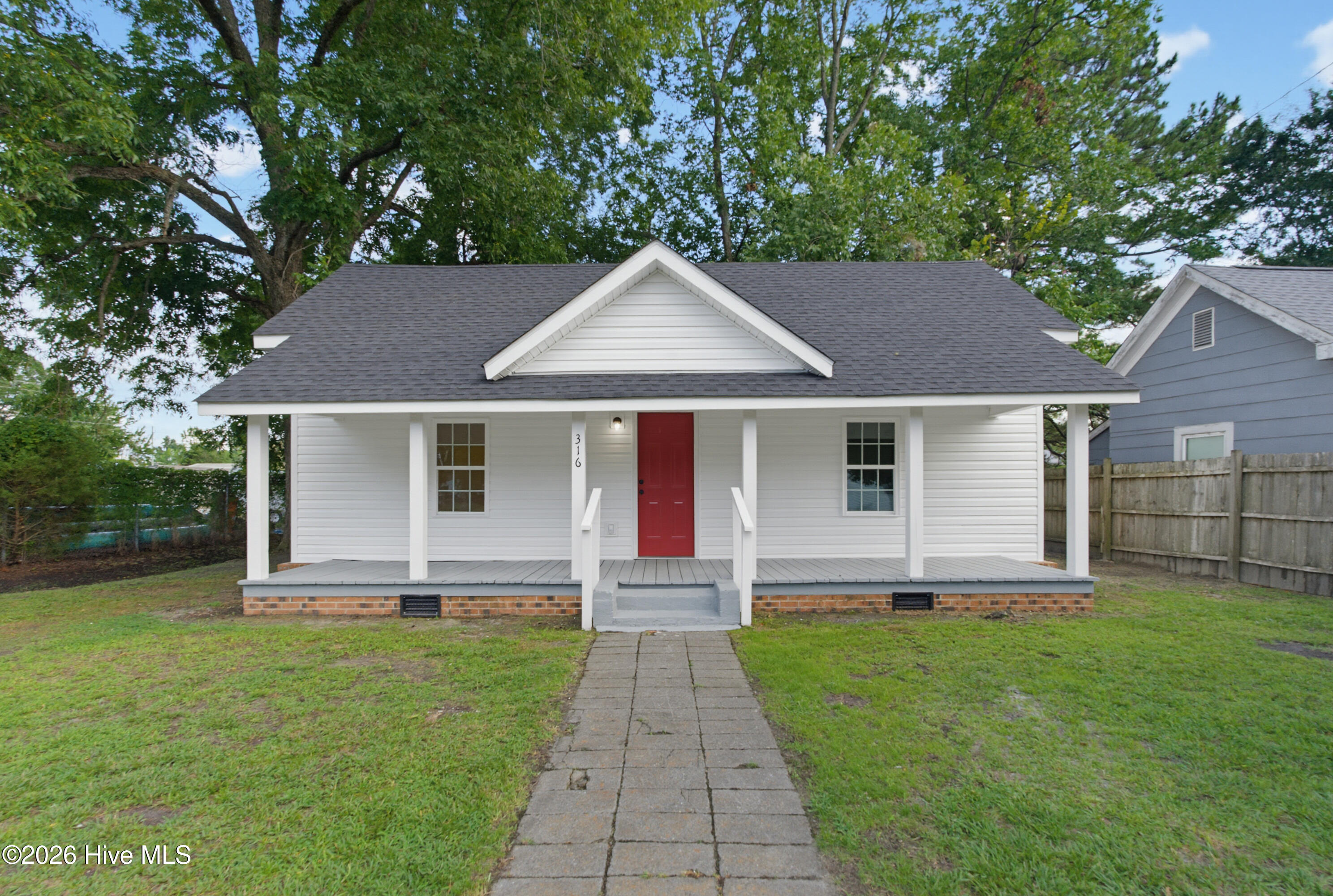 316 E Walter Street Property Photo 2