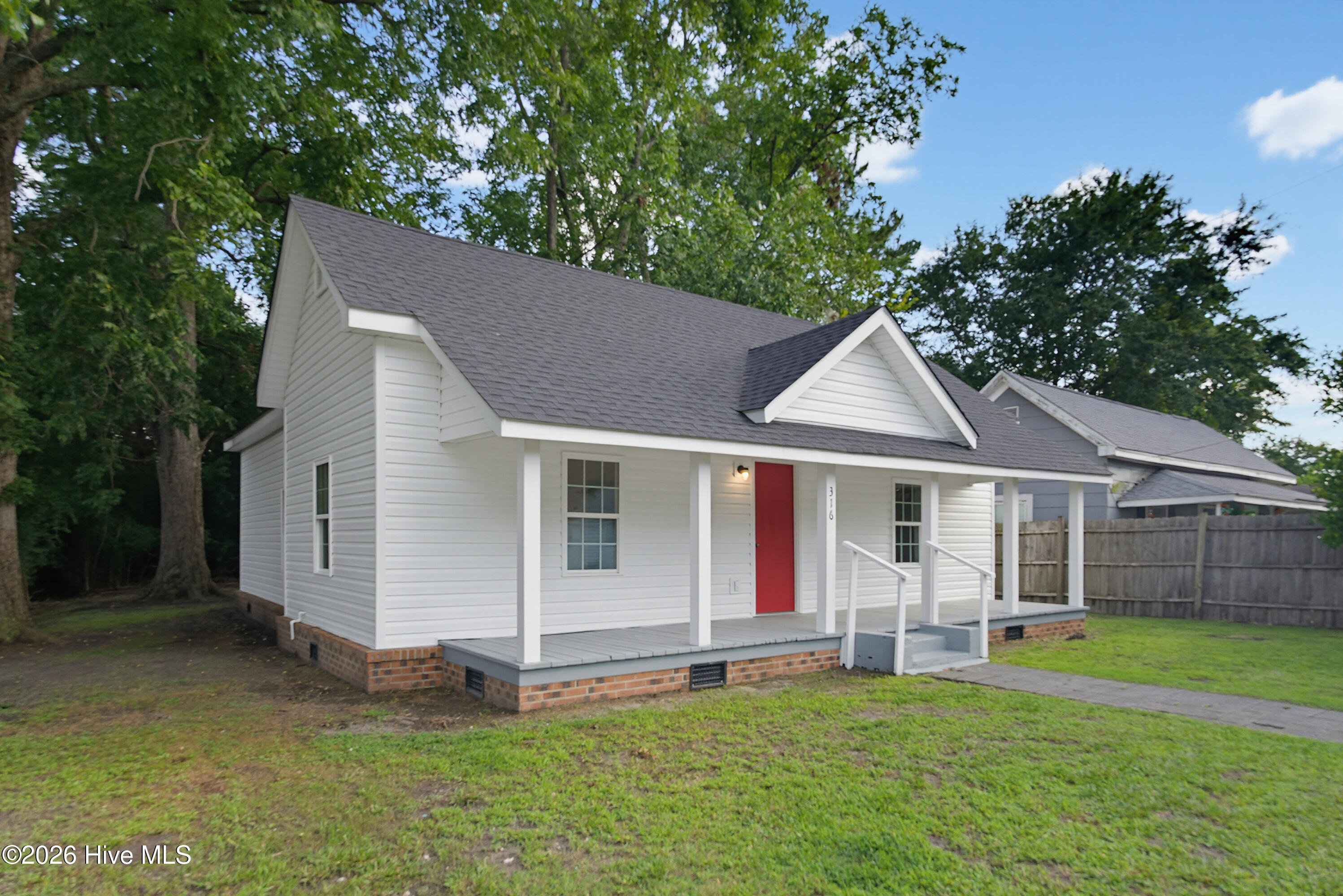 316 E Walter Street Property Photo 7