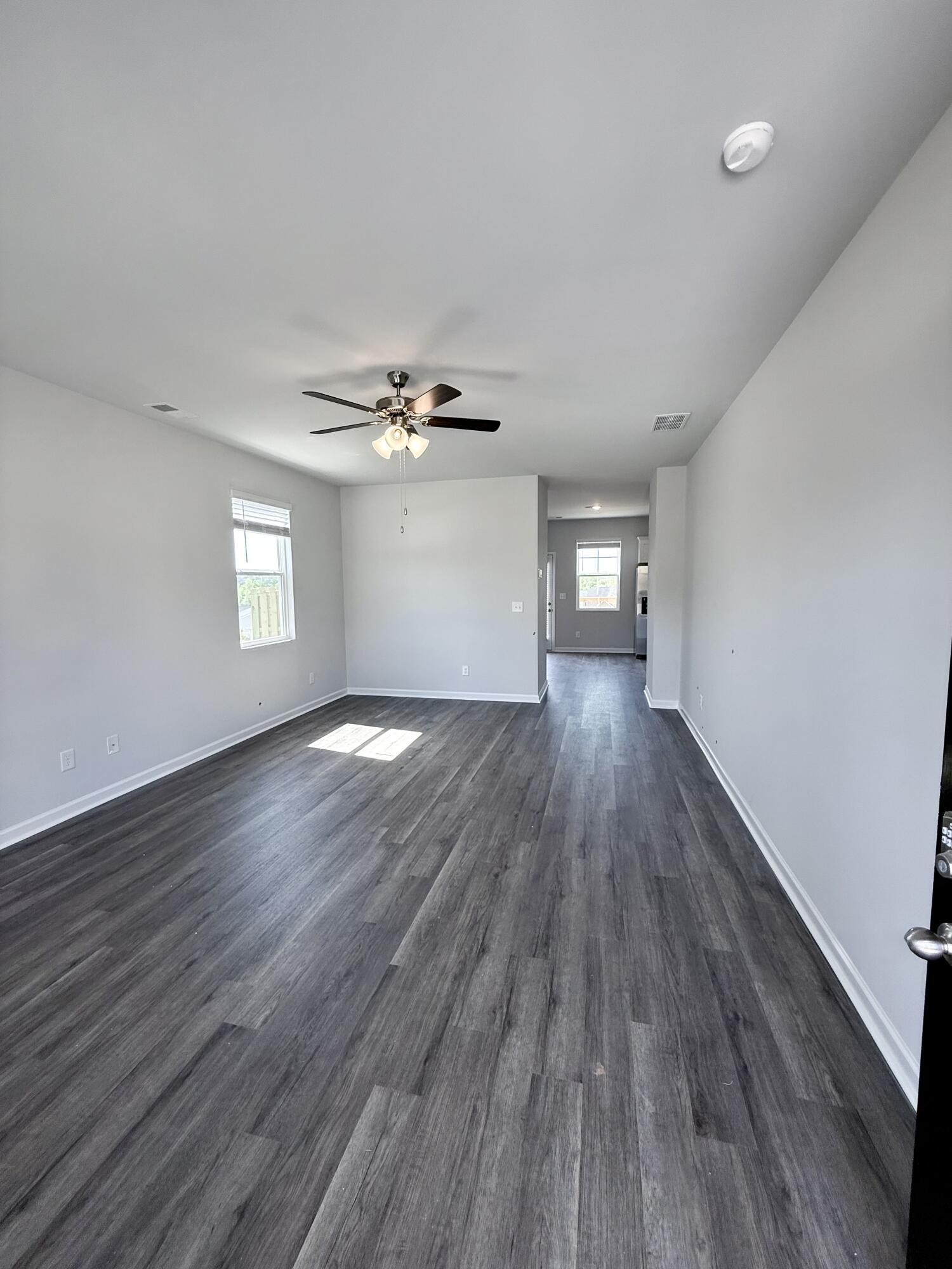 811 Dara Corners Property Photo 10