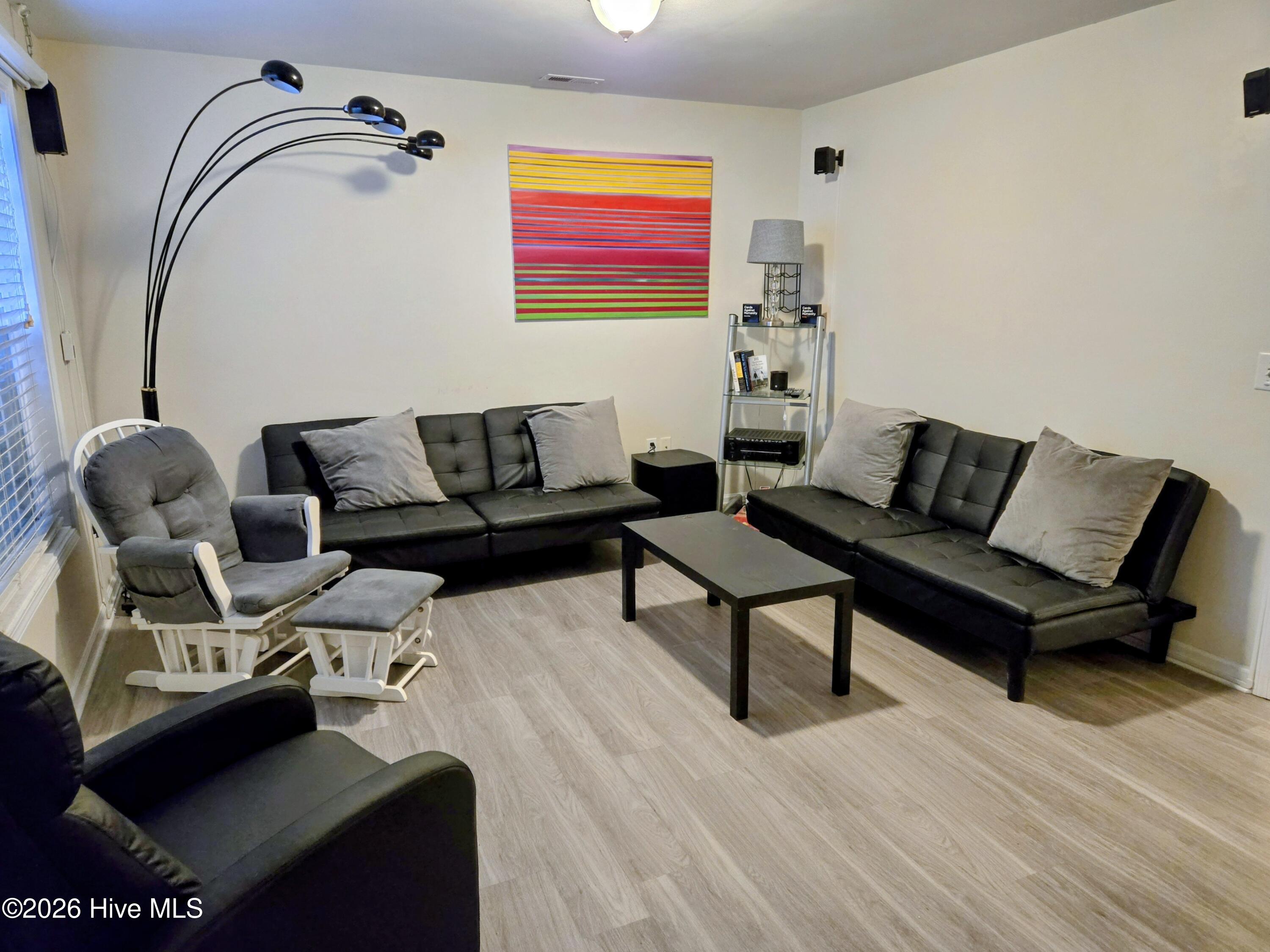 147 Apache Trail Property Photo 4