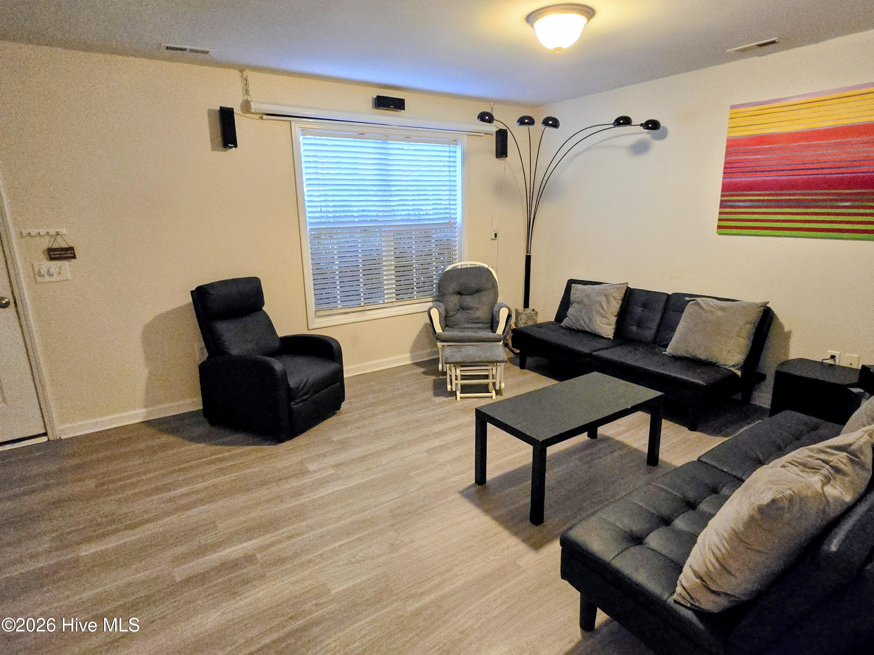147 Apache Trail Property Photo 6