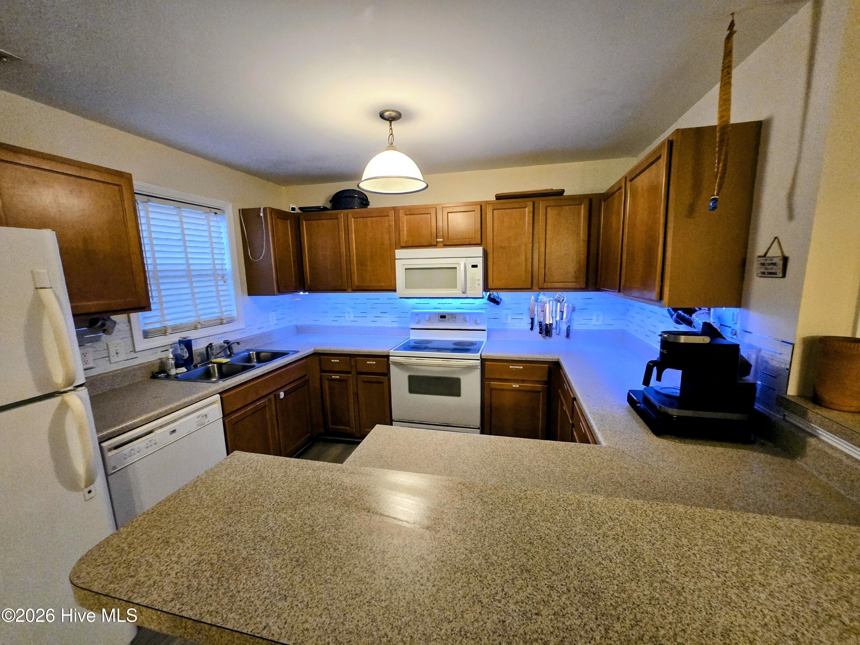 147 Apache Trail Property Photo 8
