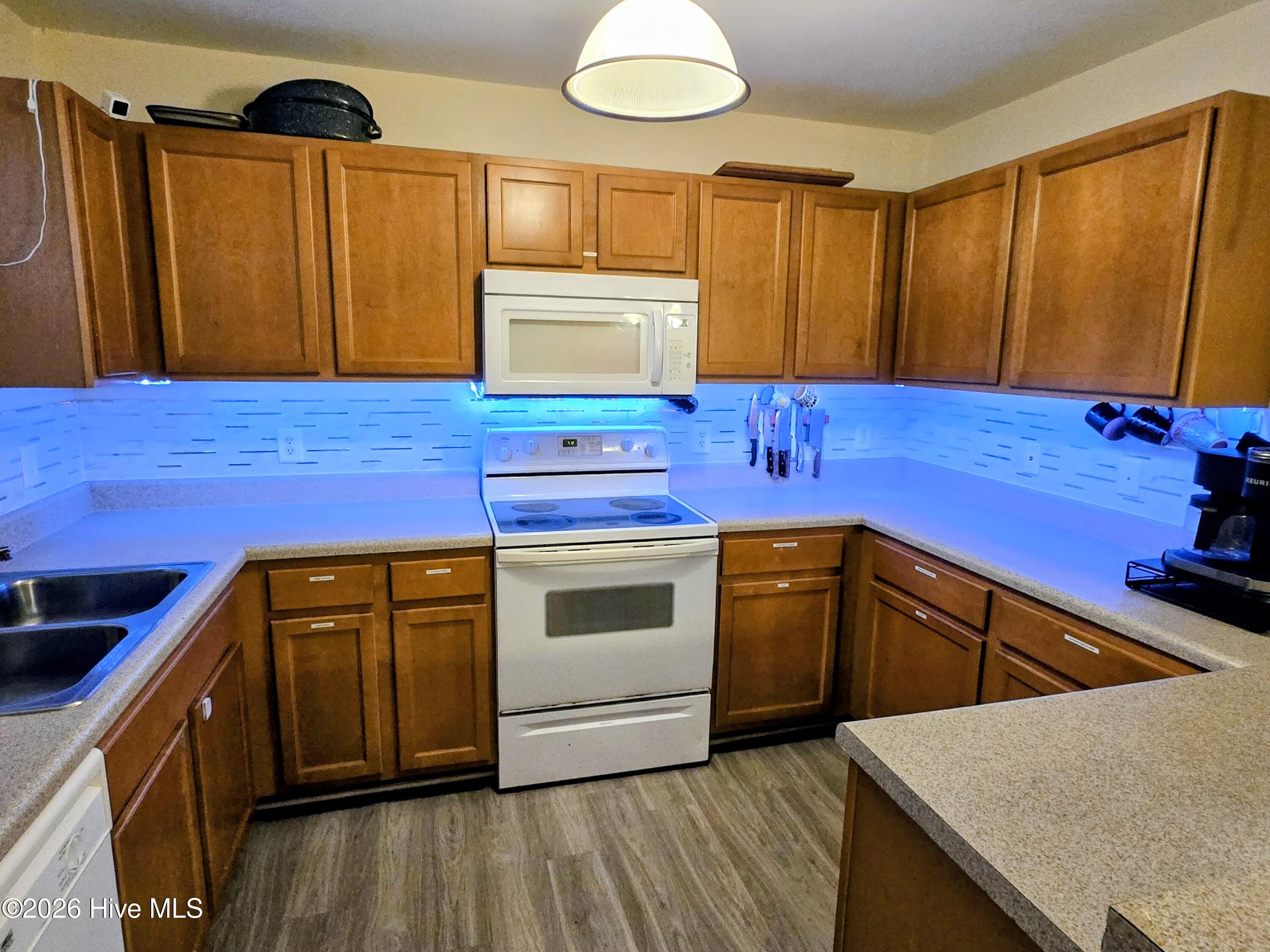 147 Apache Trail Property Photo 9