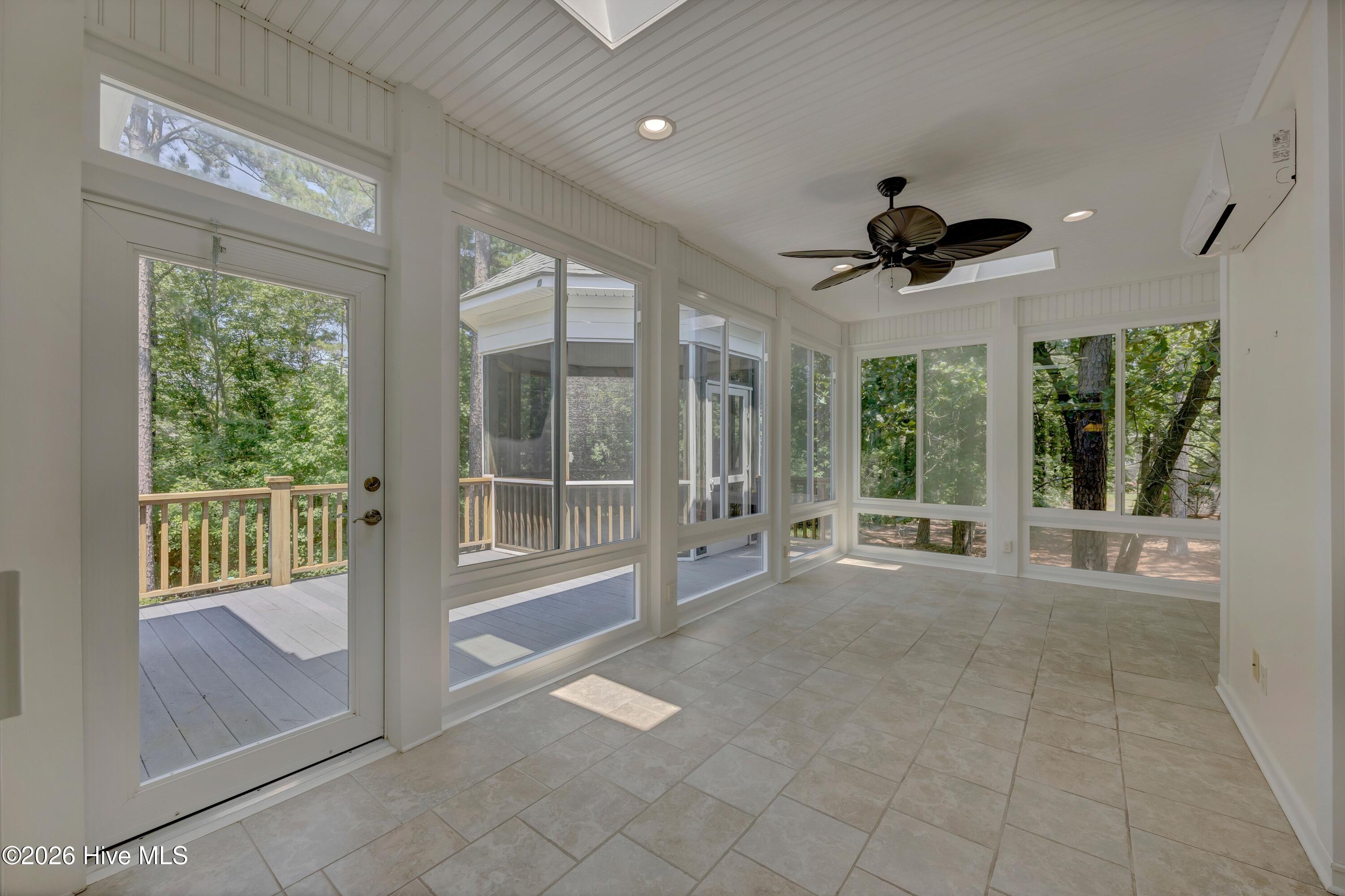 364 Broad Leaf Lane Se Property Photo 13
