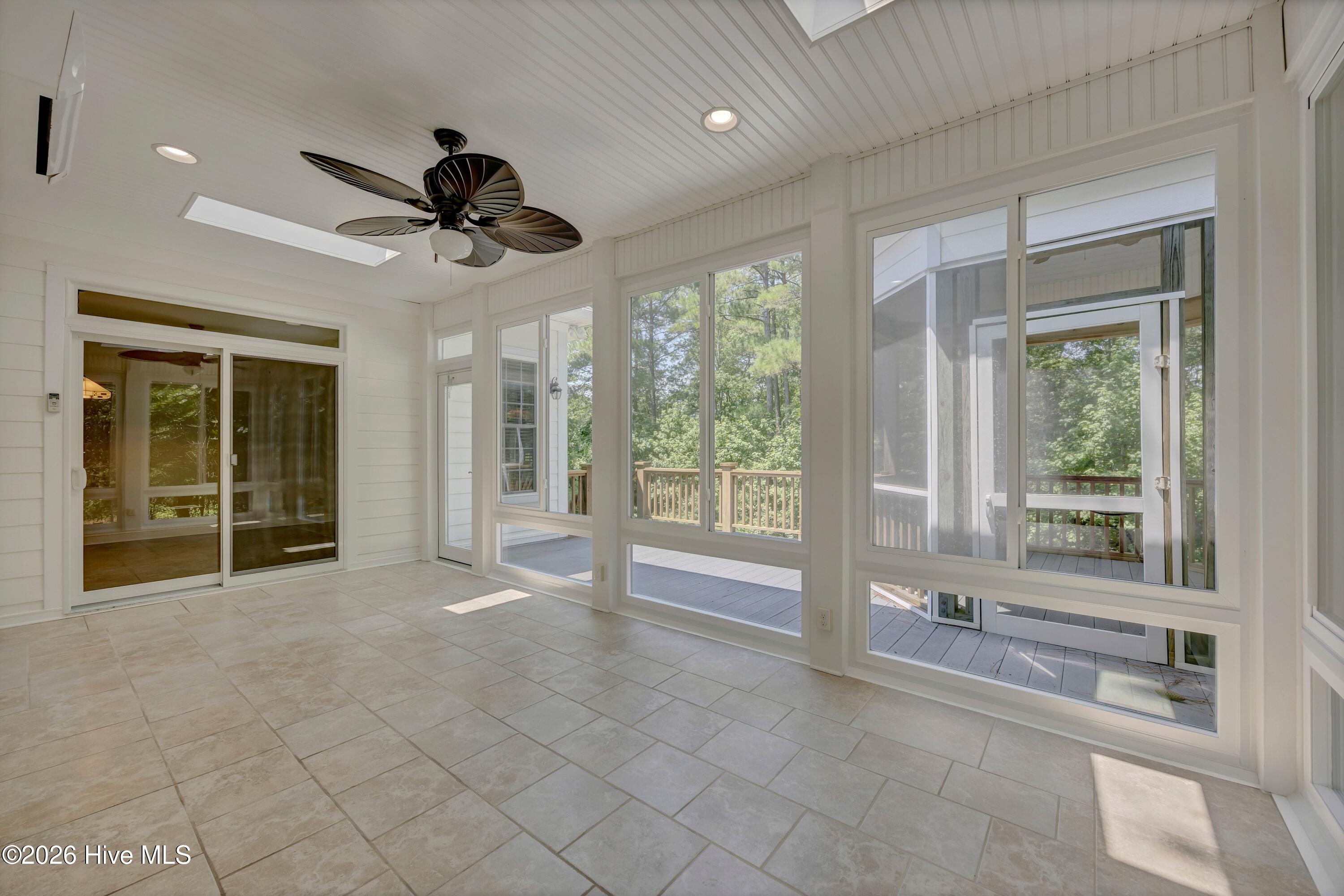 364 Broad Leaf Lane Se Property Photo 14