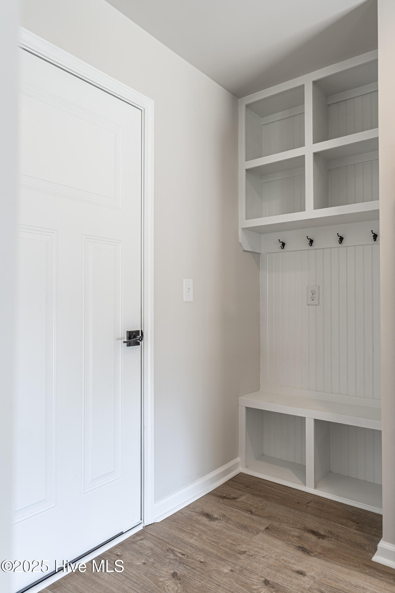 535 S Henley Street Property Photo 12