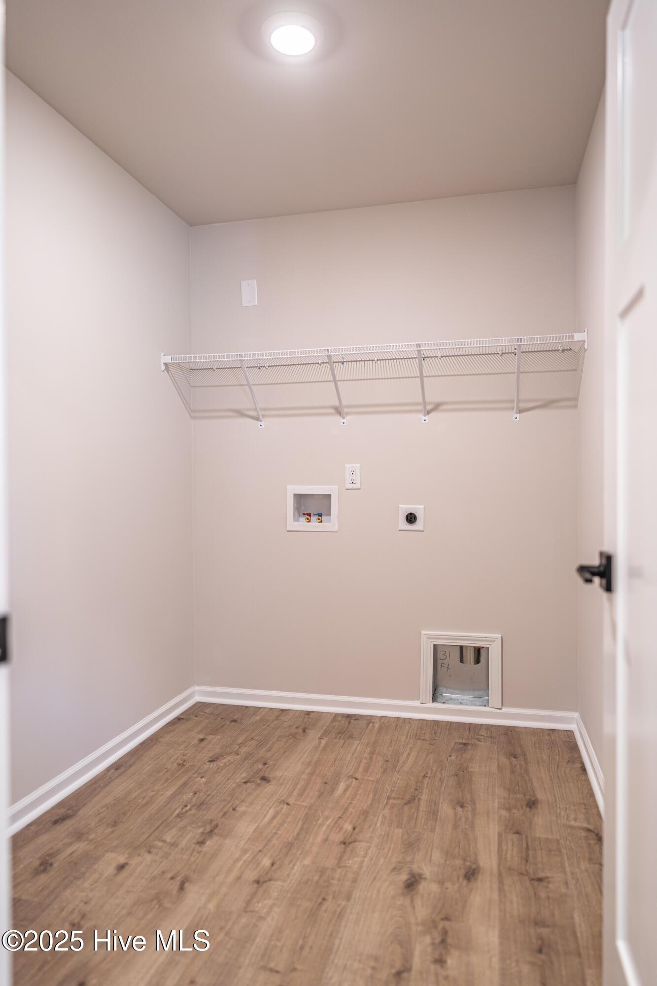 535 S Henley Street Property Photo 17