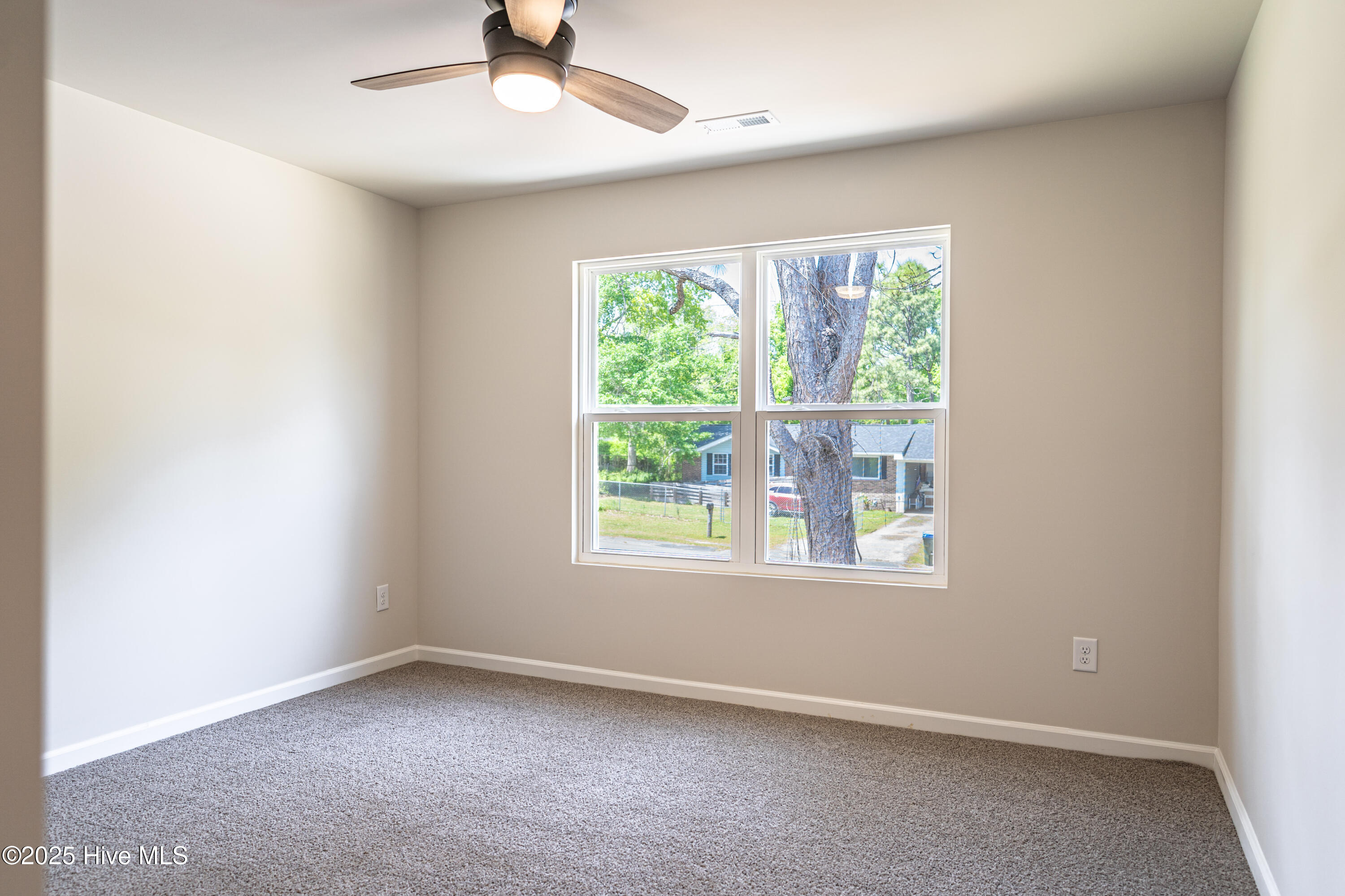 535 S Henley Street Property Photo 20
