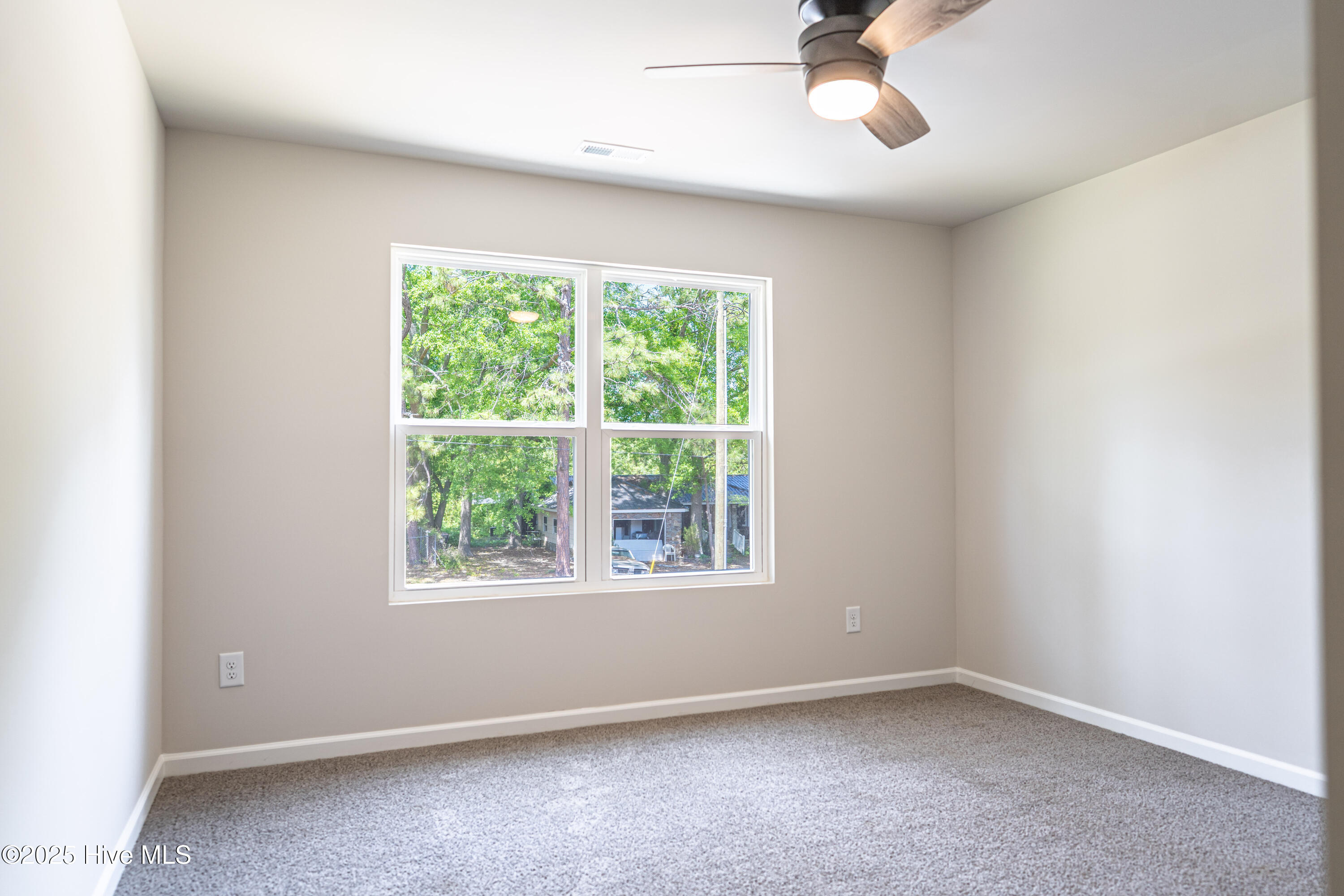 535 S Henley Street Property Photo 24