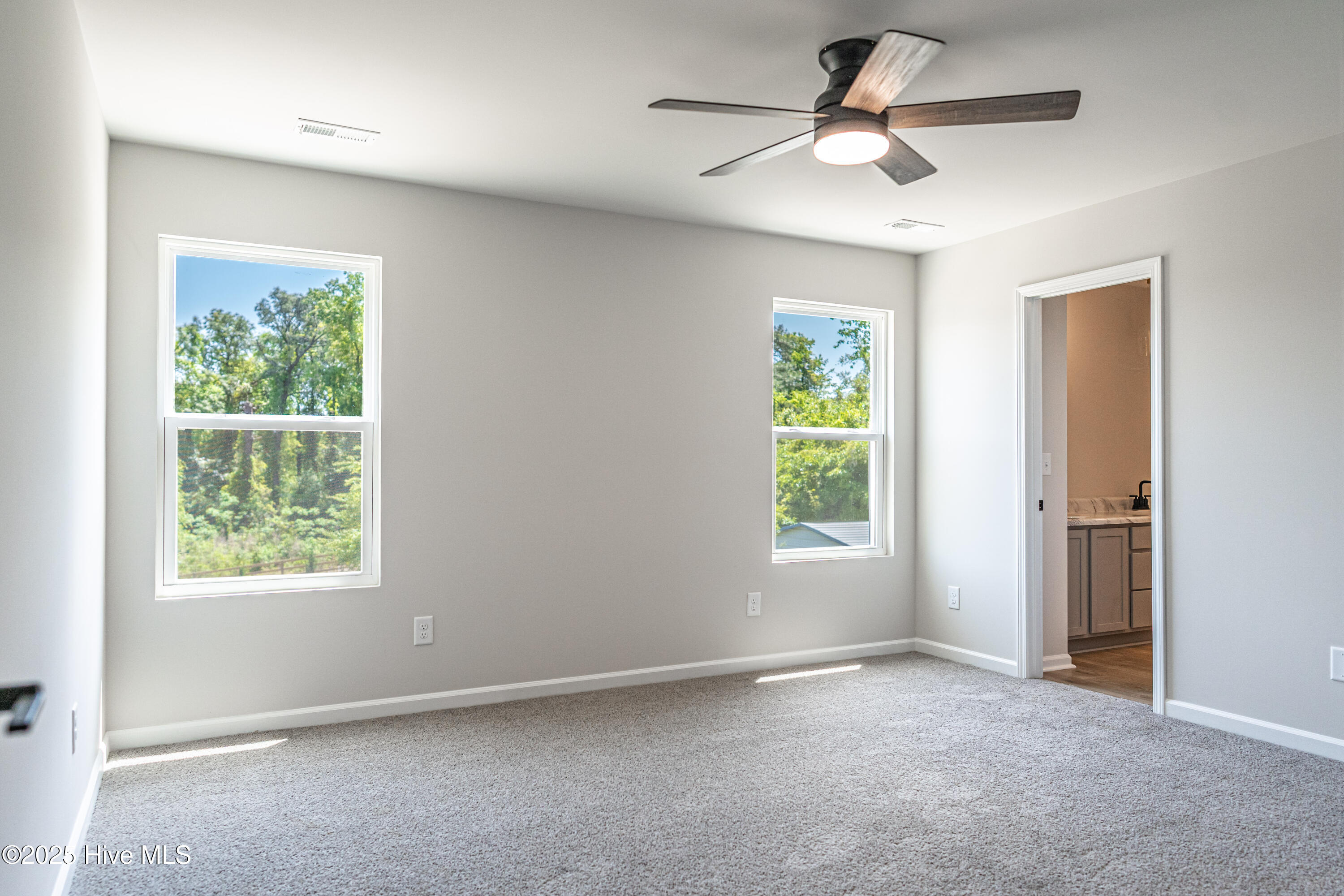 535 S Henley Street Property Photo 29