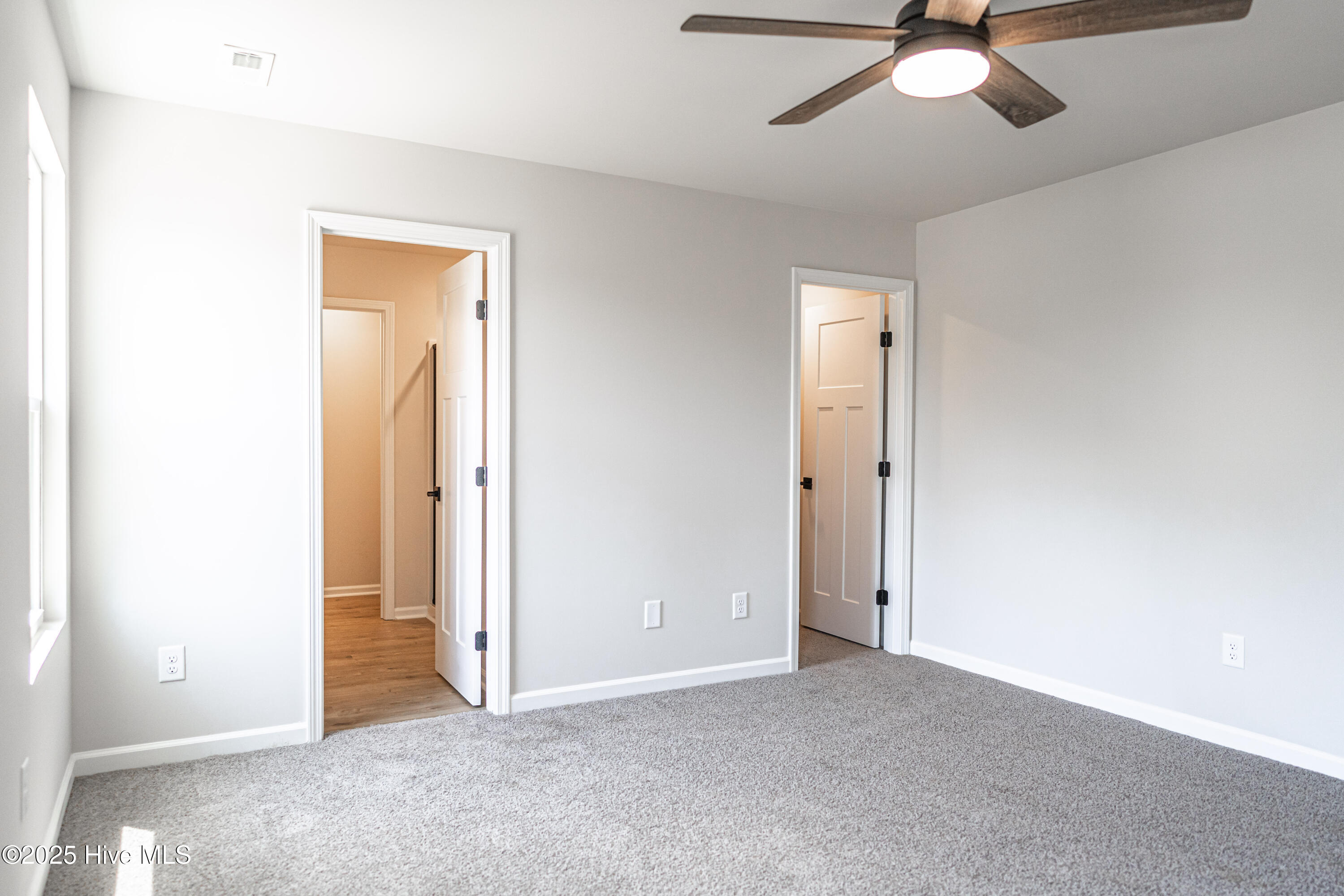 535 S Henley Street Property Photo 31