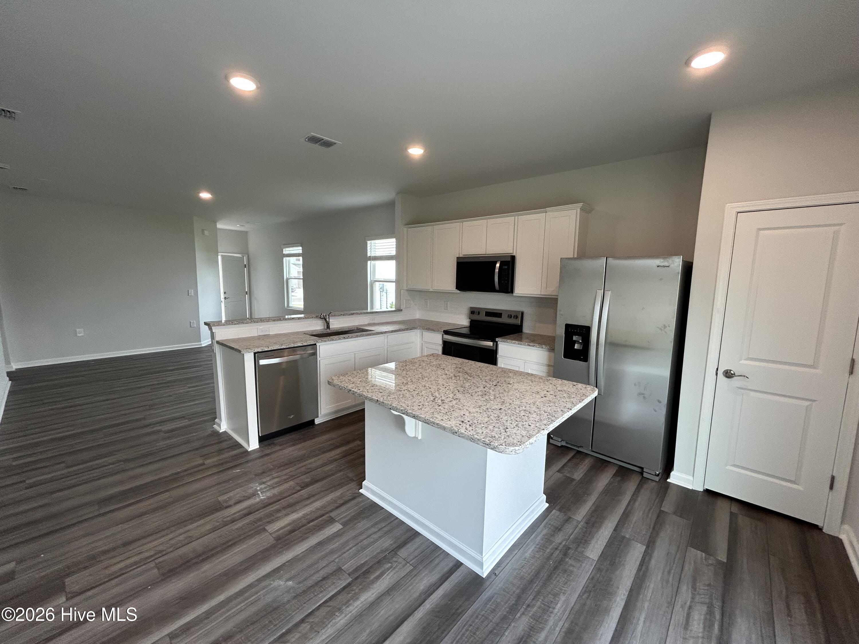 571 Coronado Avenue Se Property Photo 3