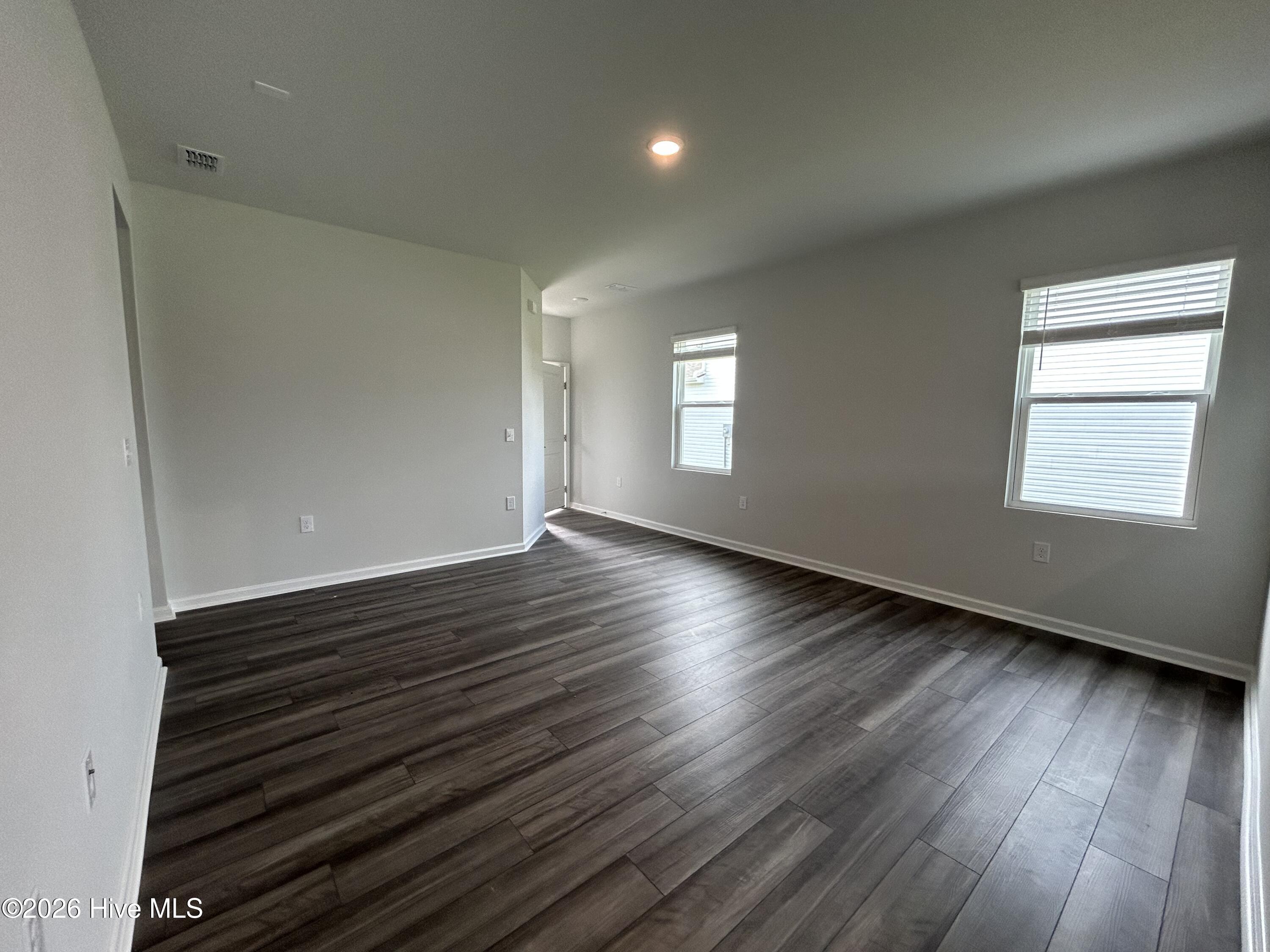 571 Coronado Avenue Se Property Photo 5