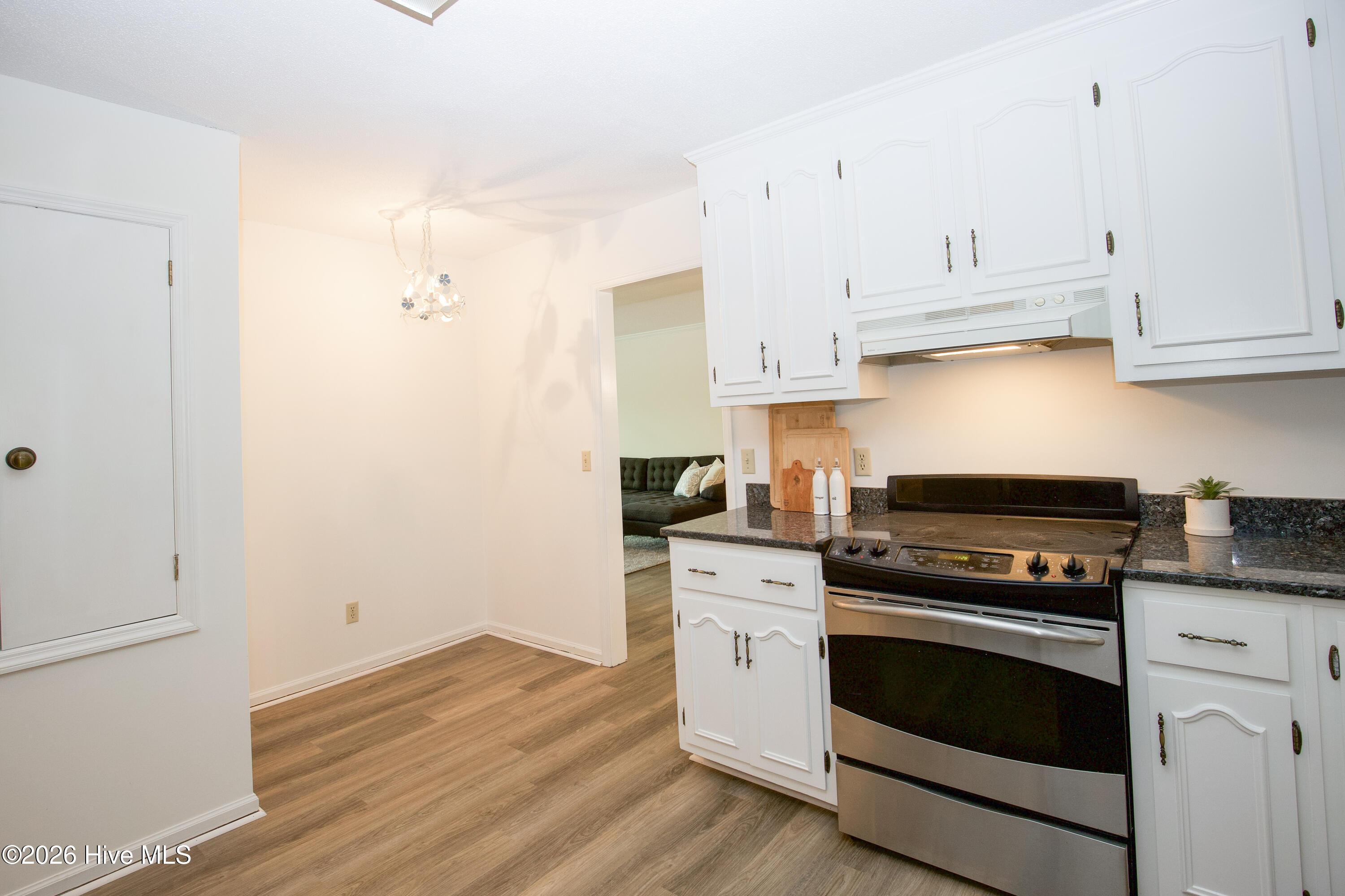 48 Martin Drive Property Photo 12