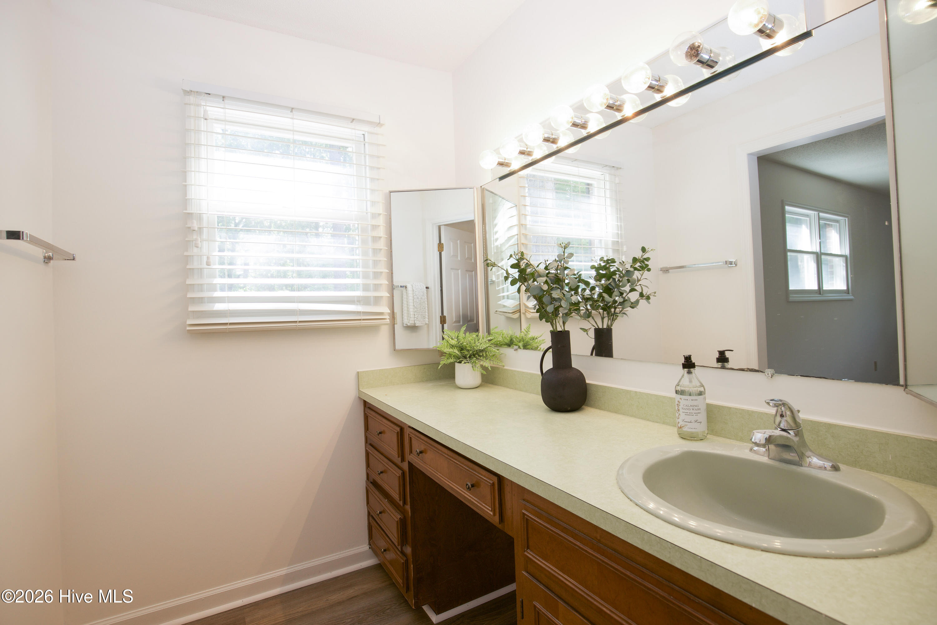 48 Martin Drive Property Photo 17