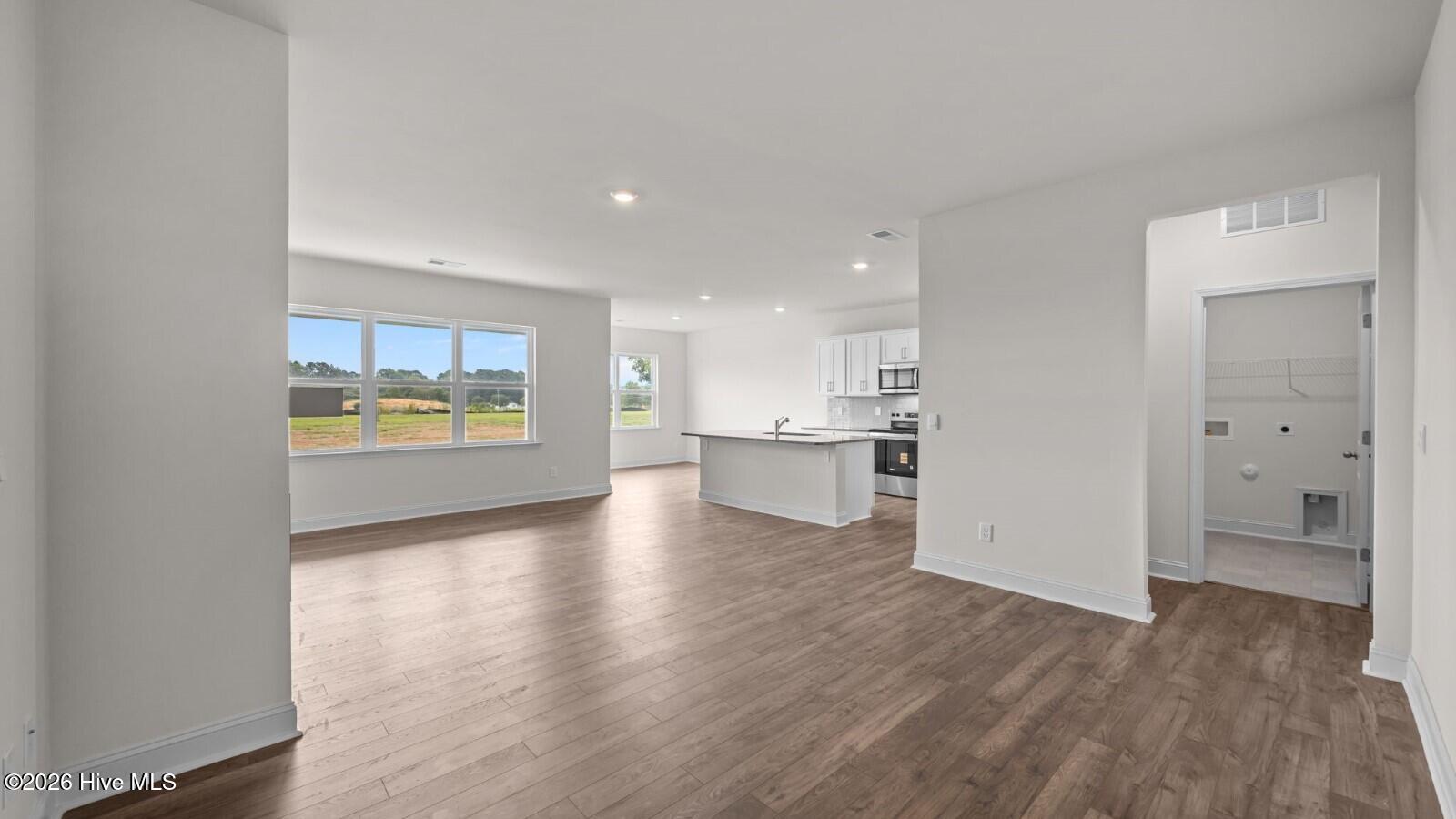 10515 Beard Way Property Photo 4