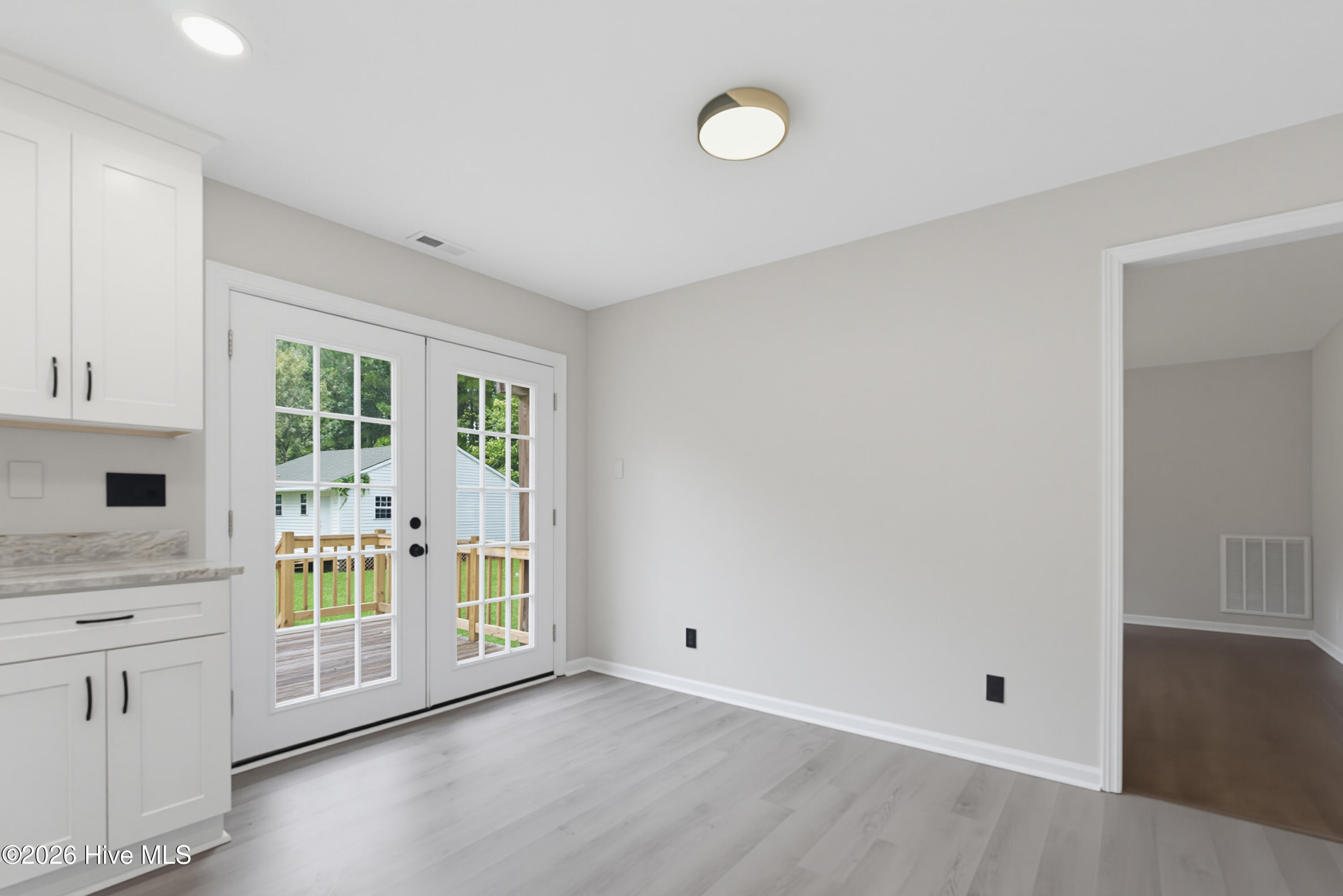 113 Stuart Avenue Property Photo 29