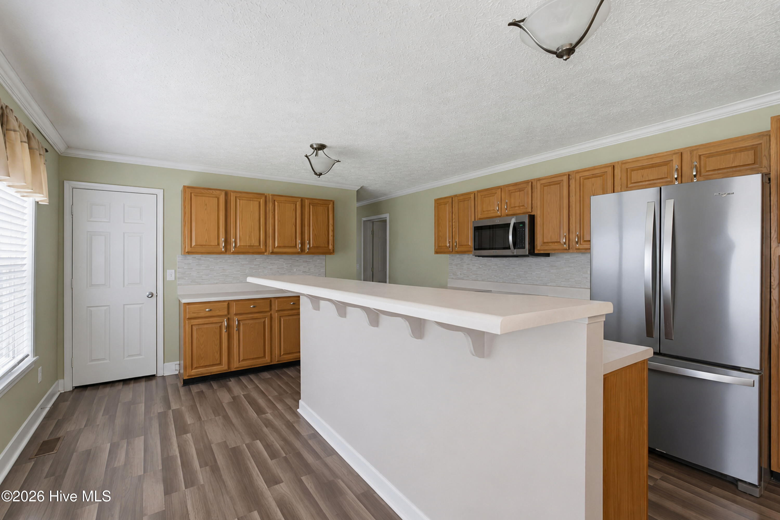 1002 First Avenue Property Photo 12