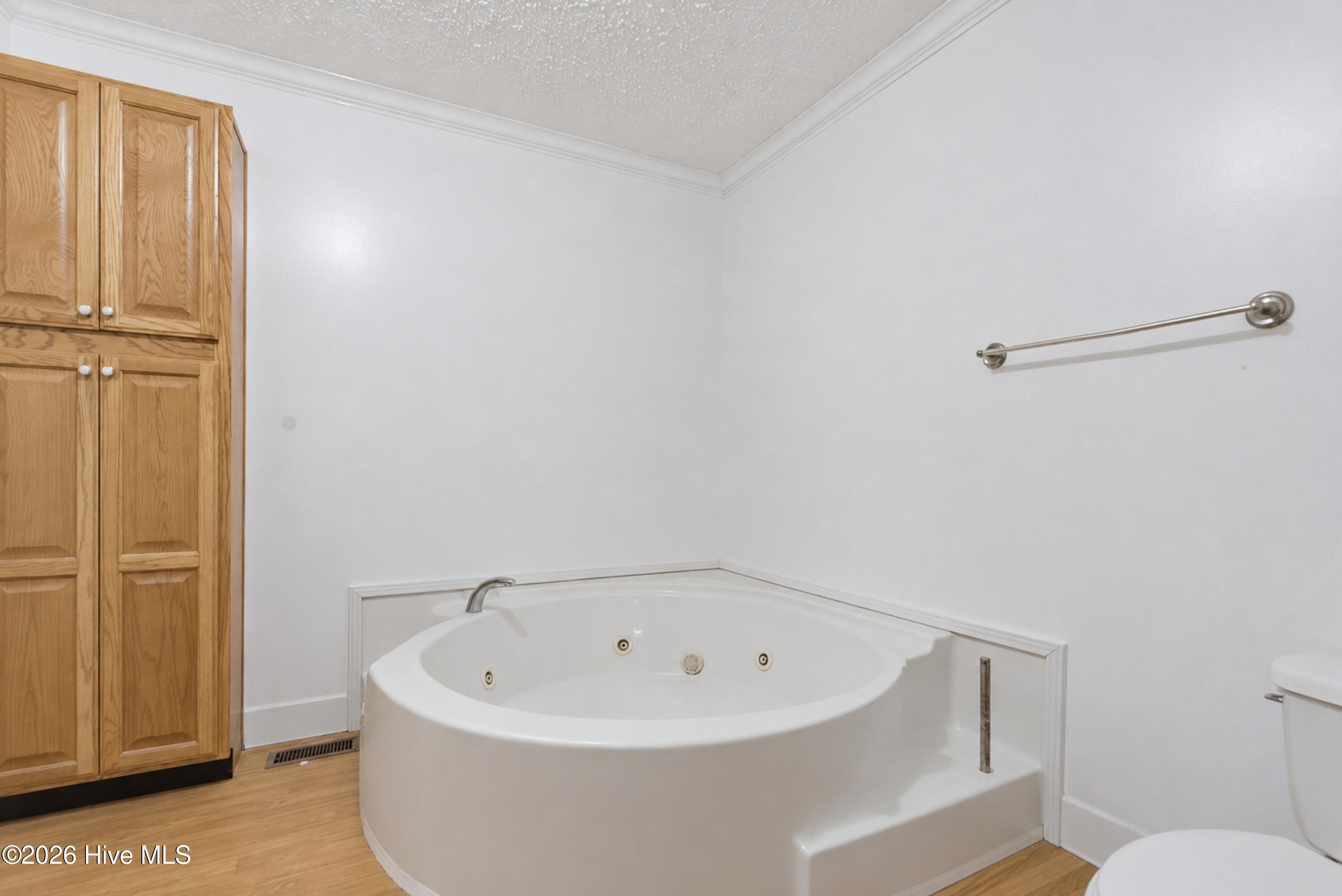 1002 First Avenue Property Photo 28