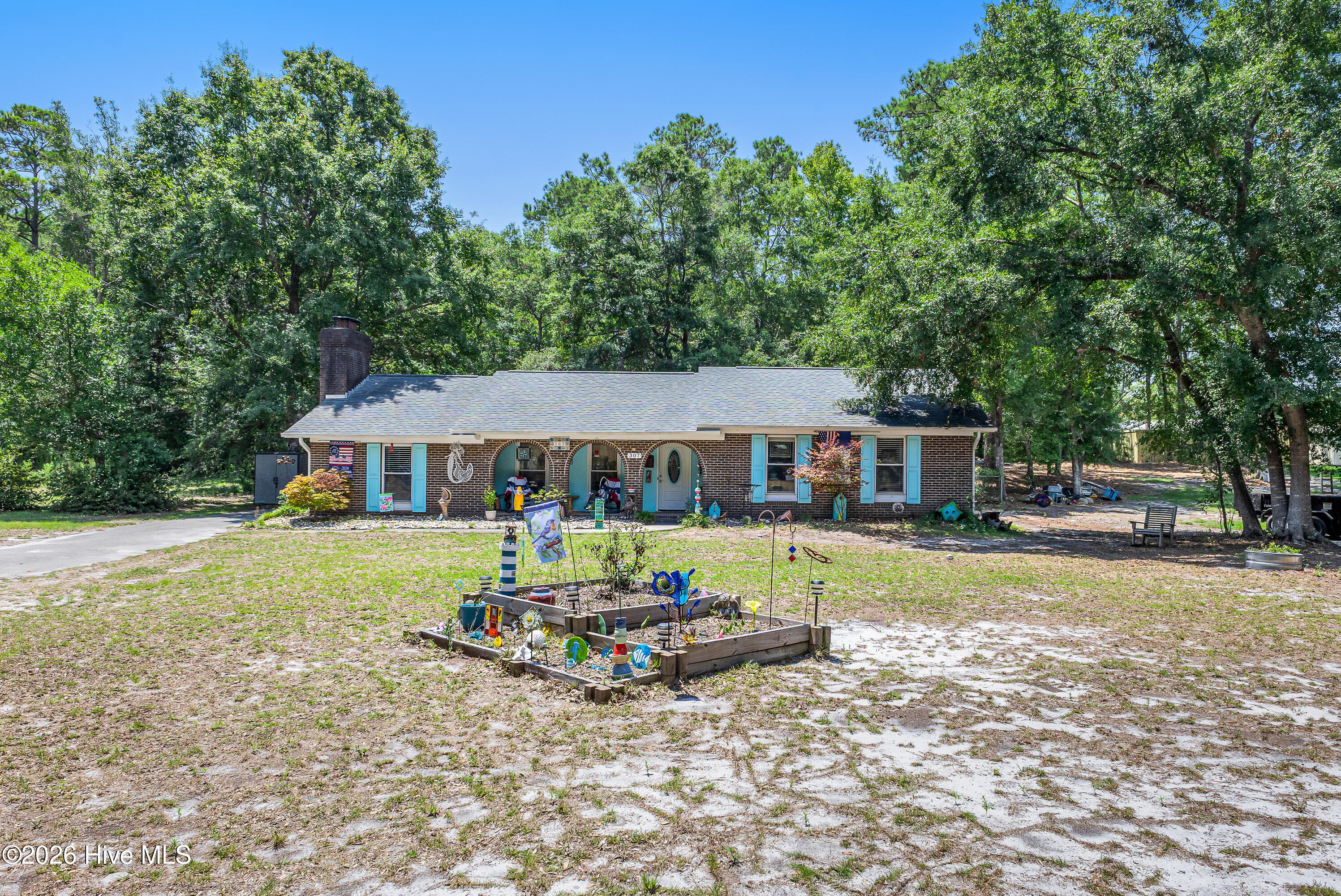 307 Yaupon Drive Property Photo 2