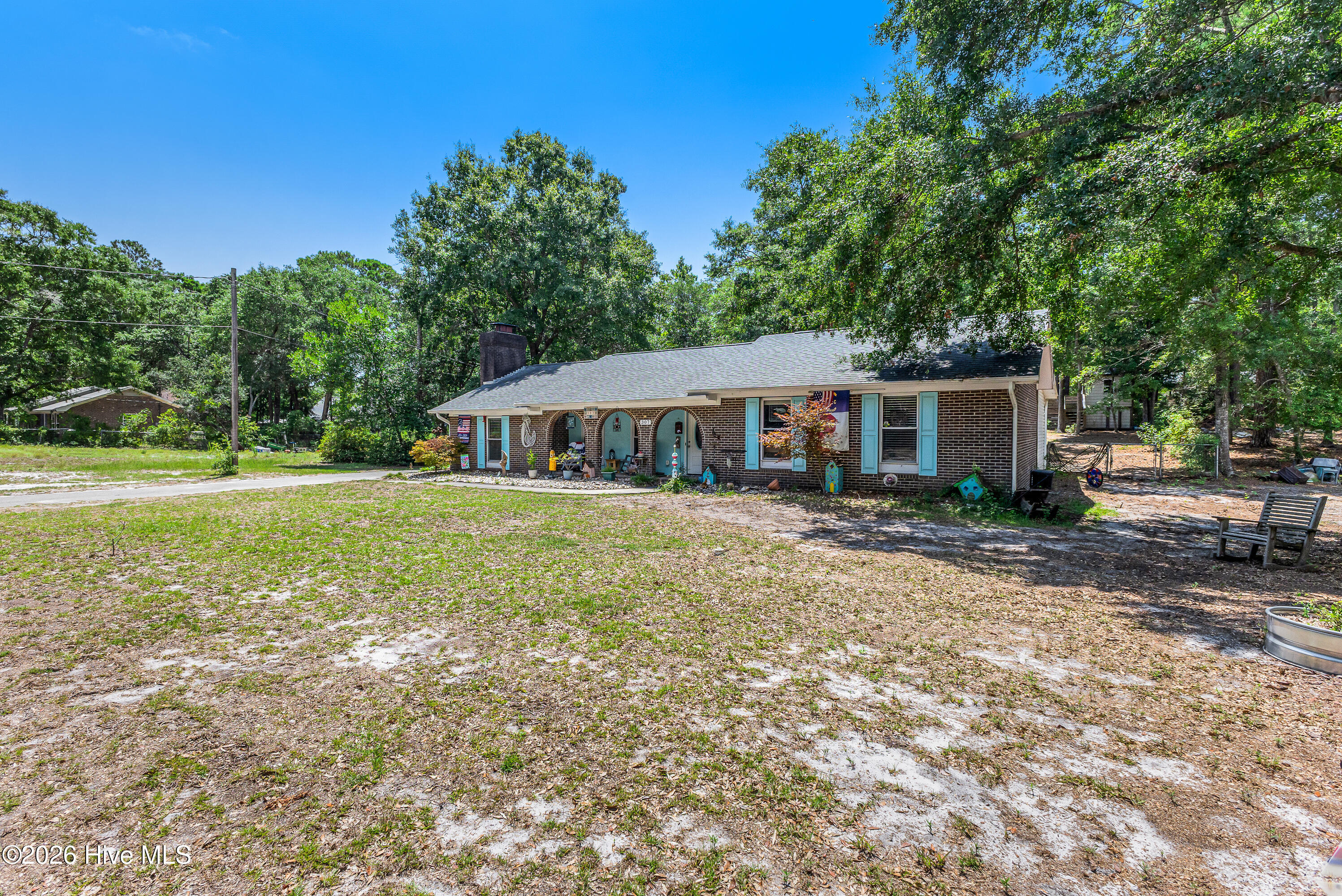 307 Yaupon Drive Property Photo 4