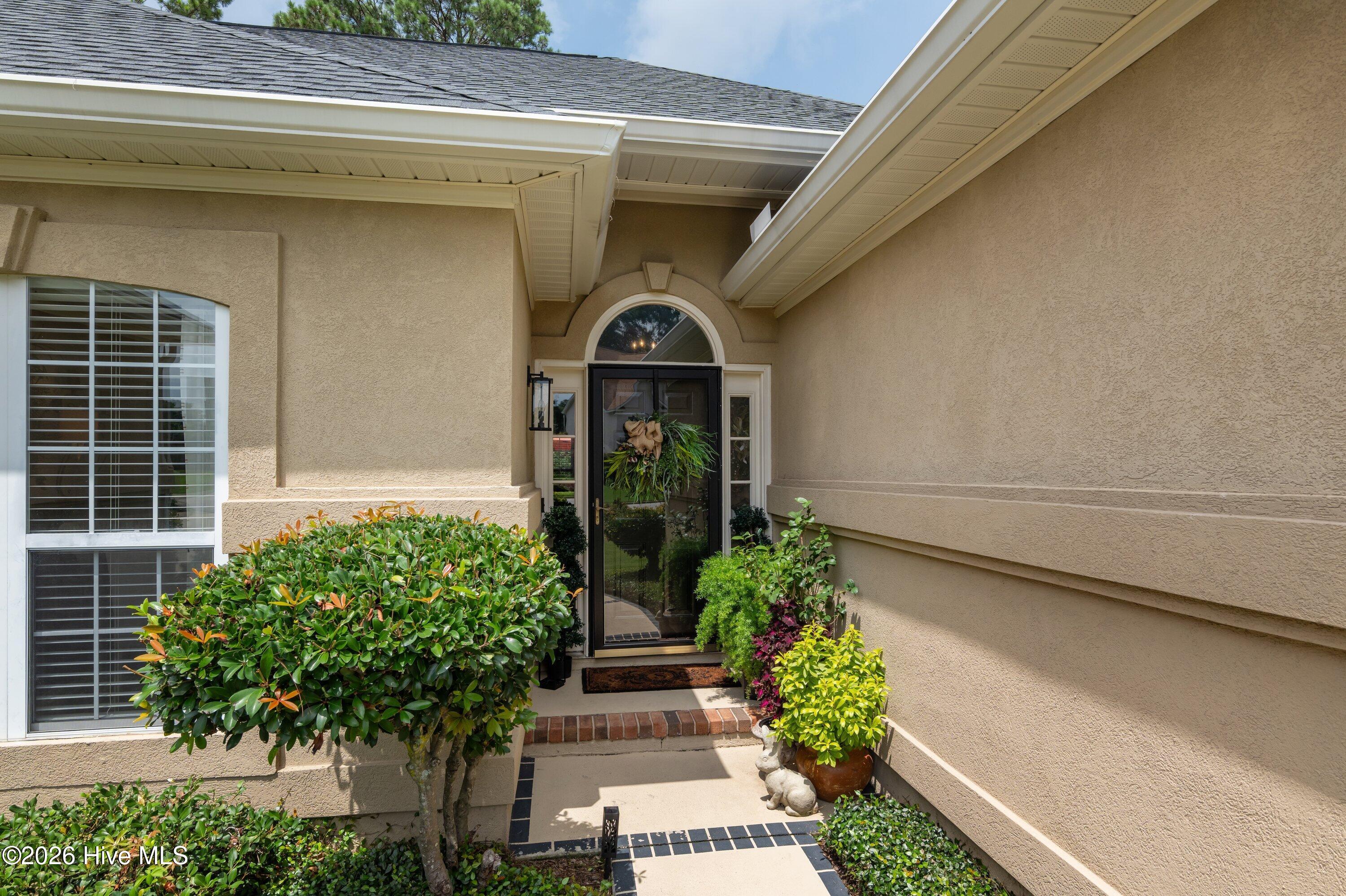 561 Live Oak Court Property Photo 4