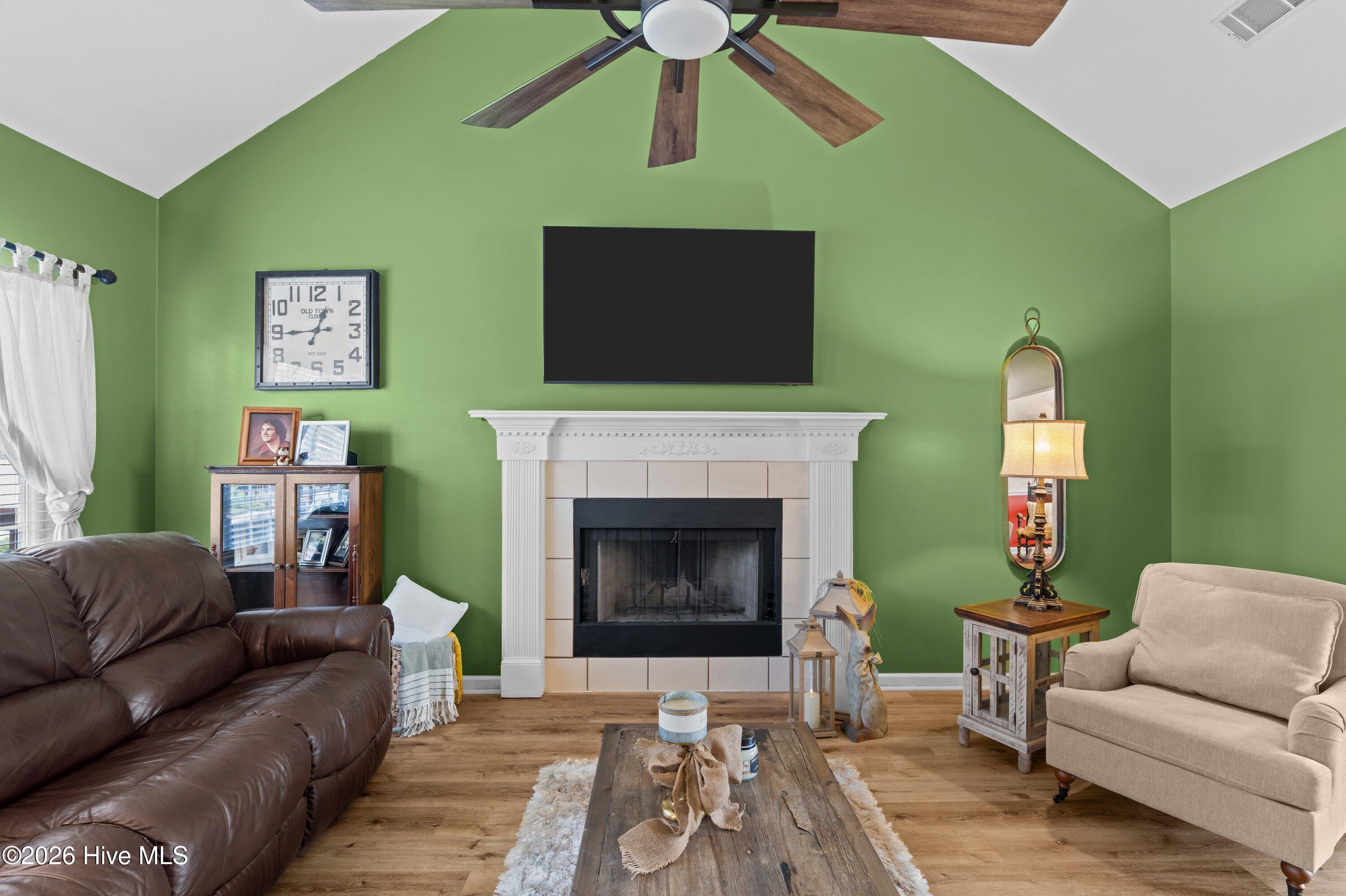 561 Live Oak Court Property Photo 10