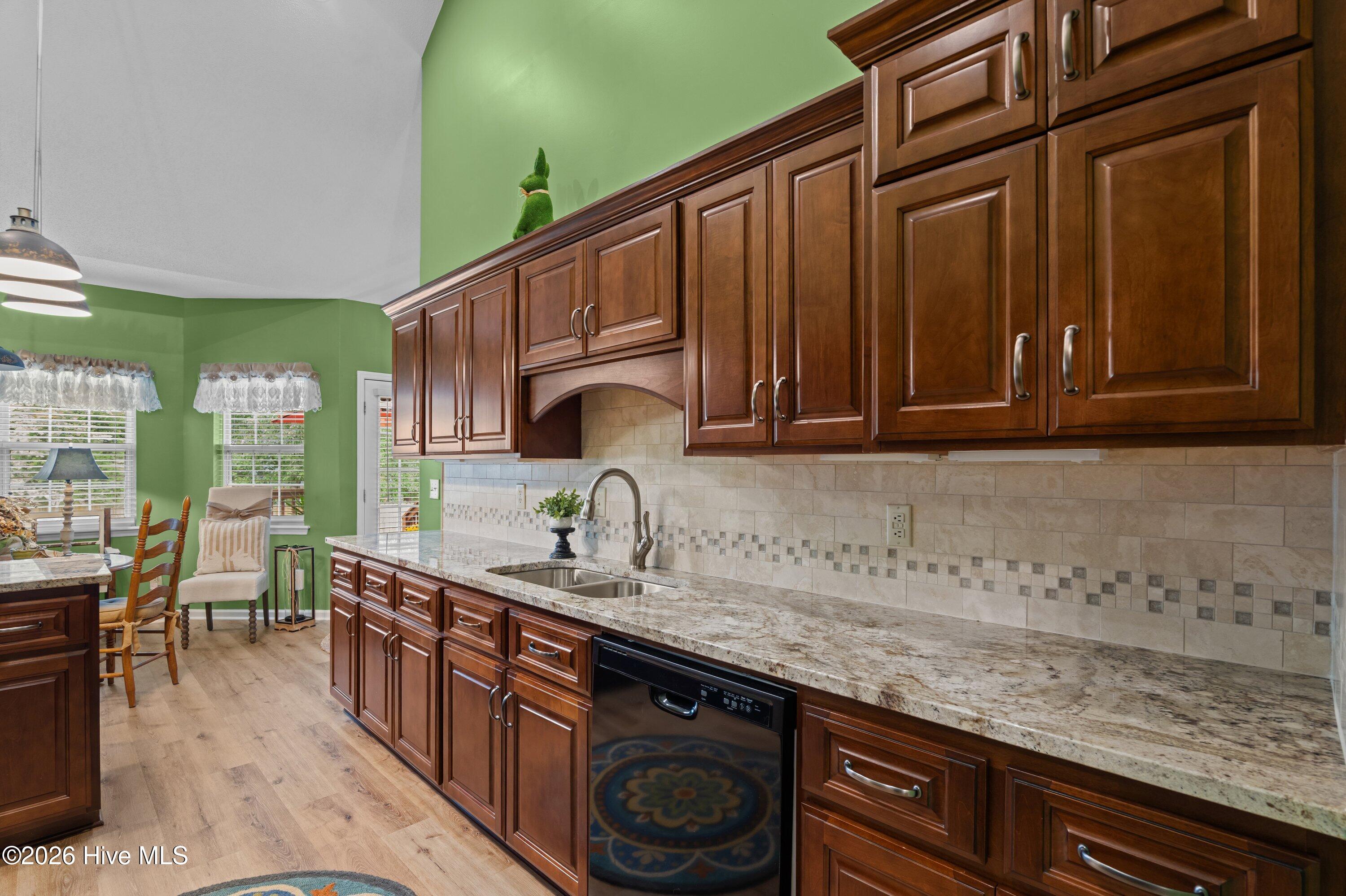 561 Live Oak Court Property Photo 23