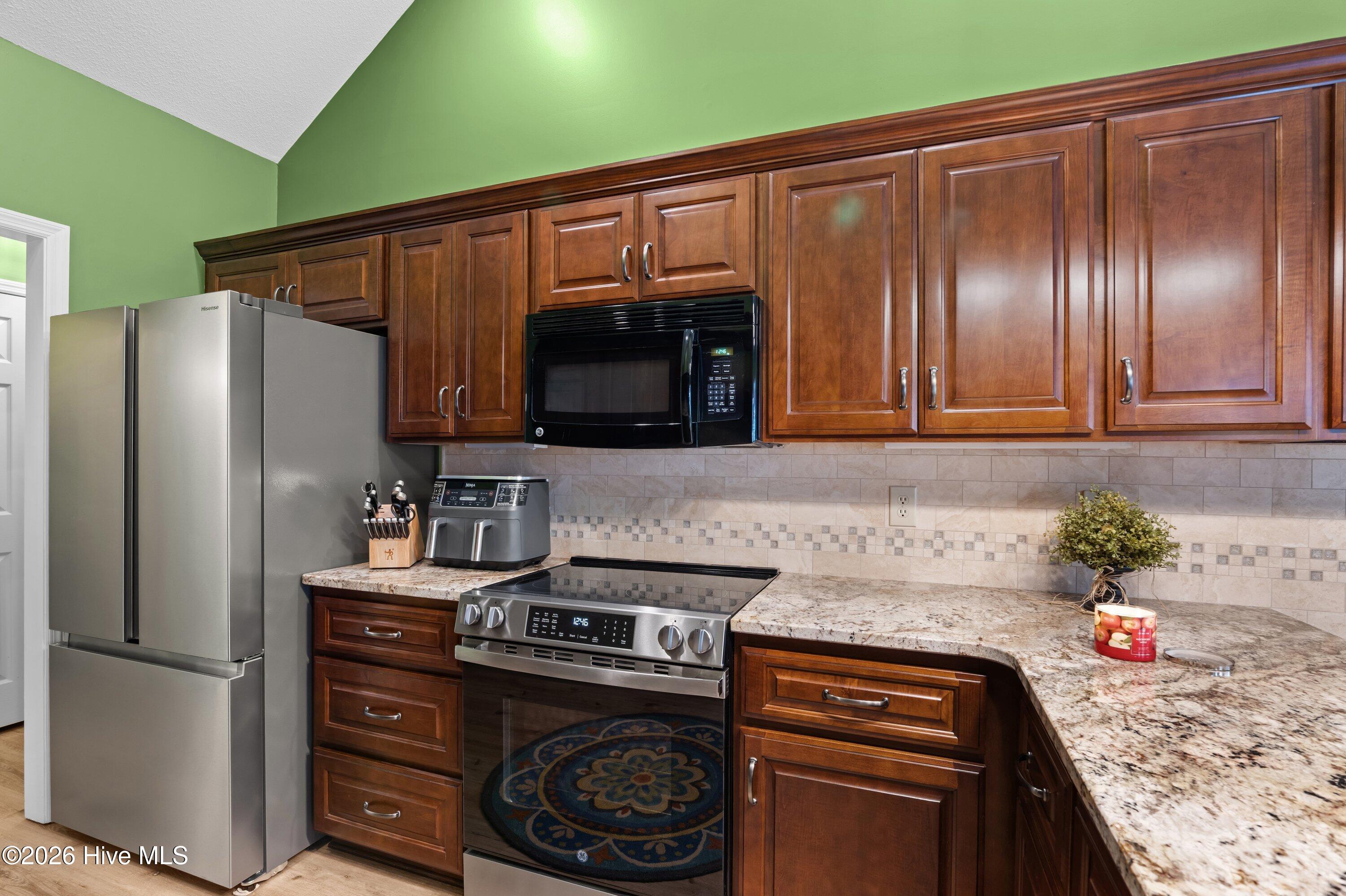 561 Live Oak Court Property Photo 25