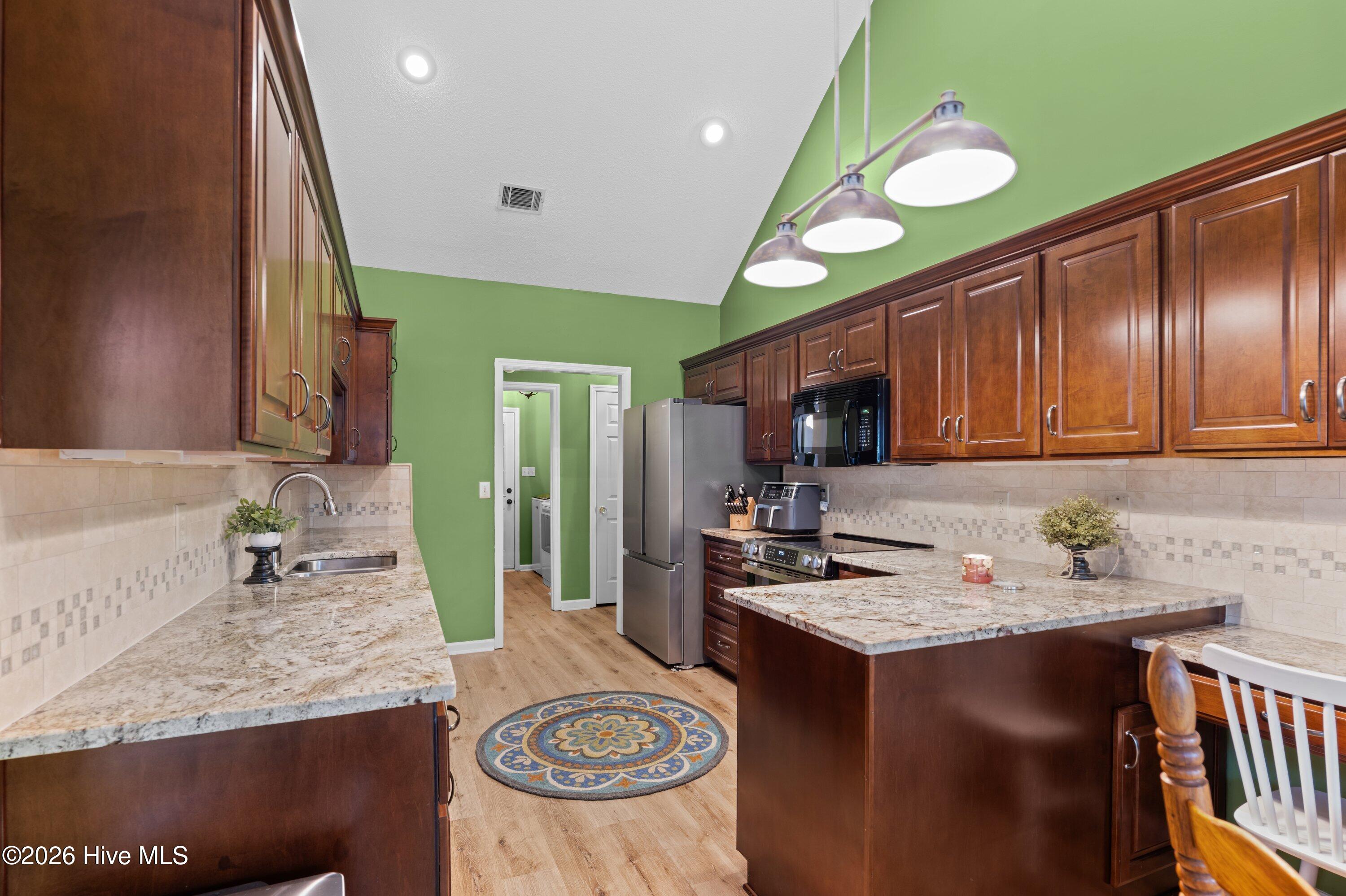 561 Live Oak Court Property Photo 26
