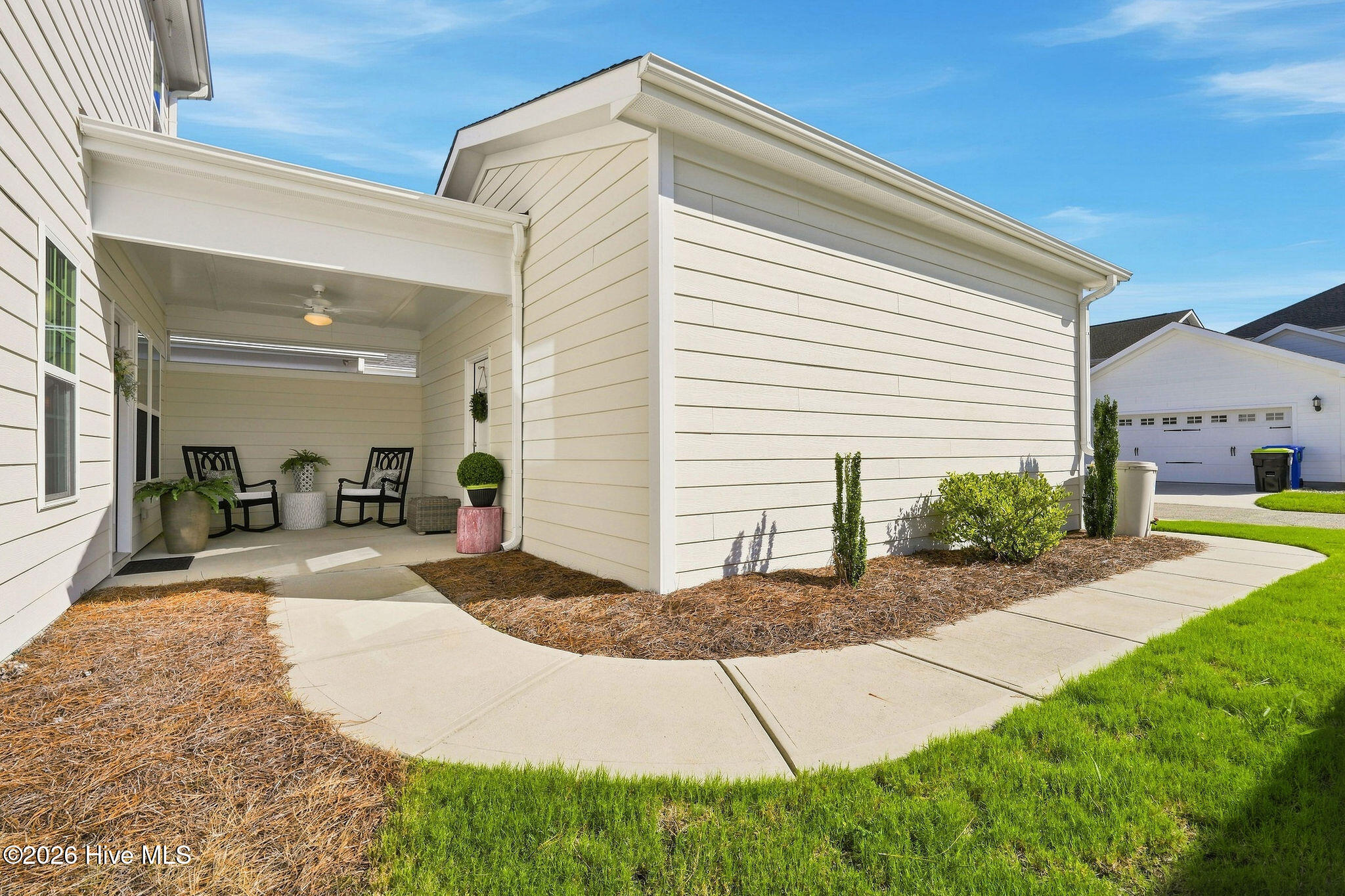 7228 Maple Leaf Drive Property Photo 8