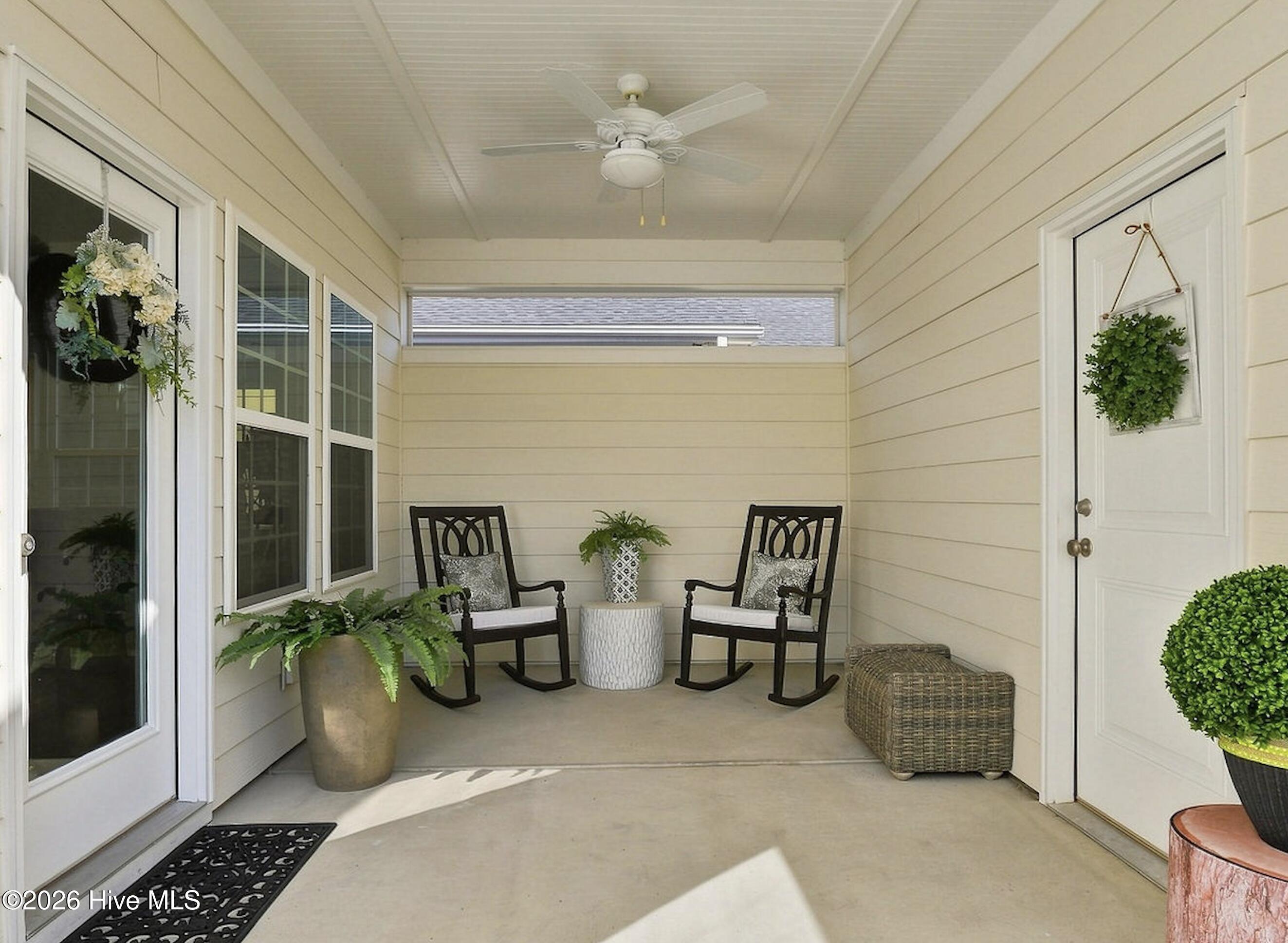 7228 Maple Leaf Drive Property Photo 10