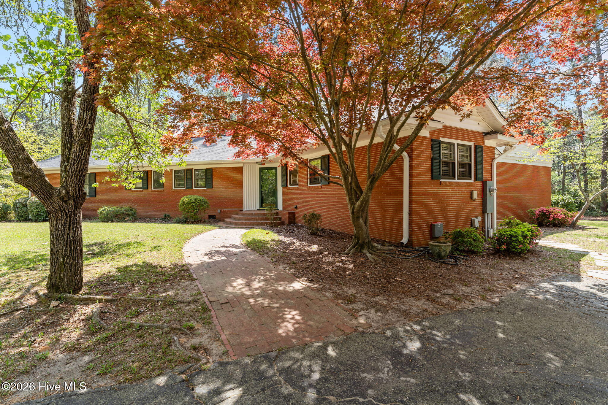 225 Arbutus Road Property Photo 4