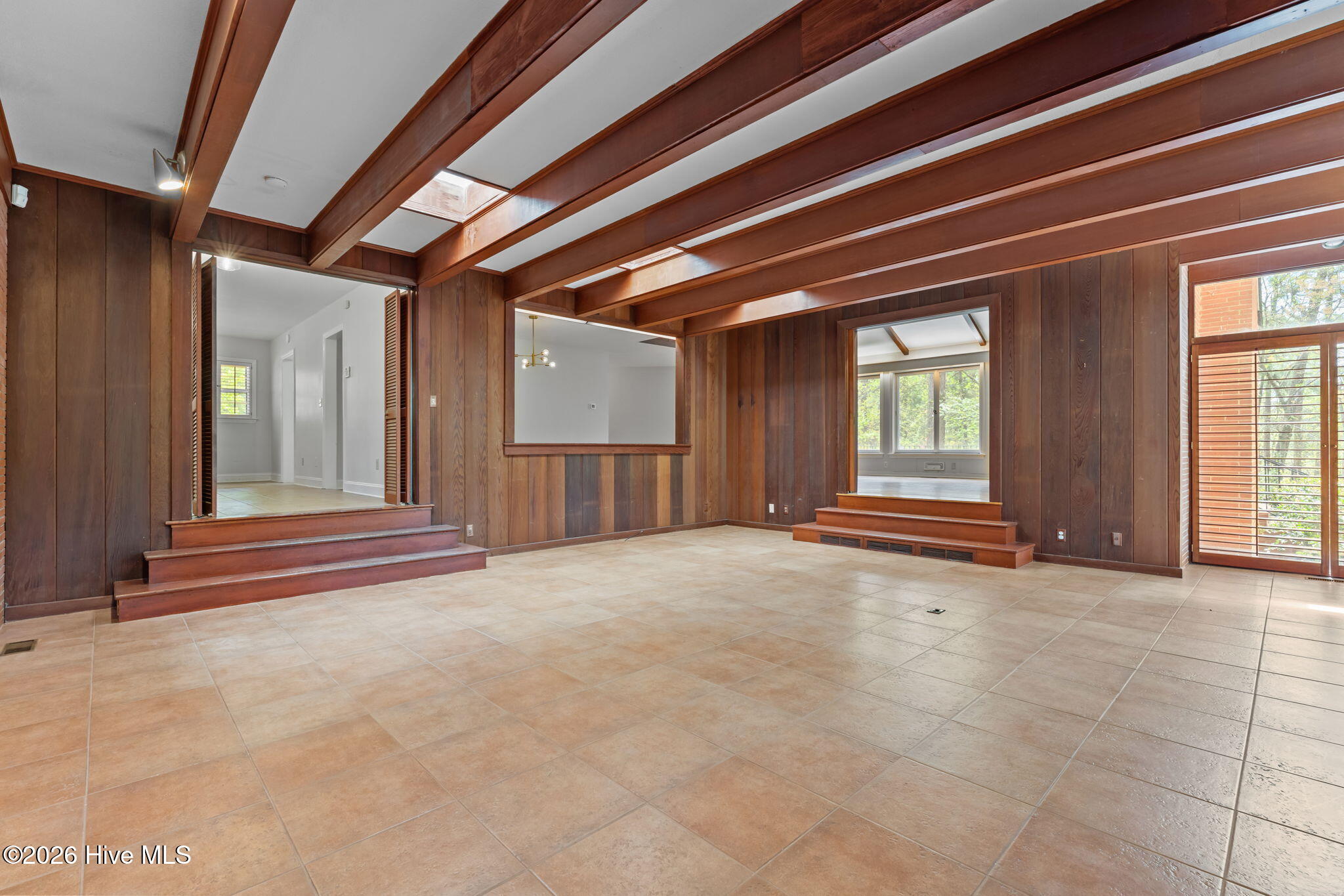225 Arbutus Road Property Photo 12