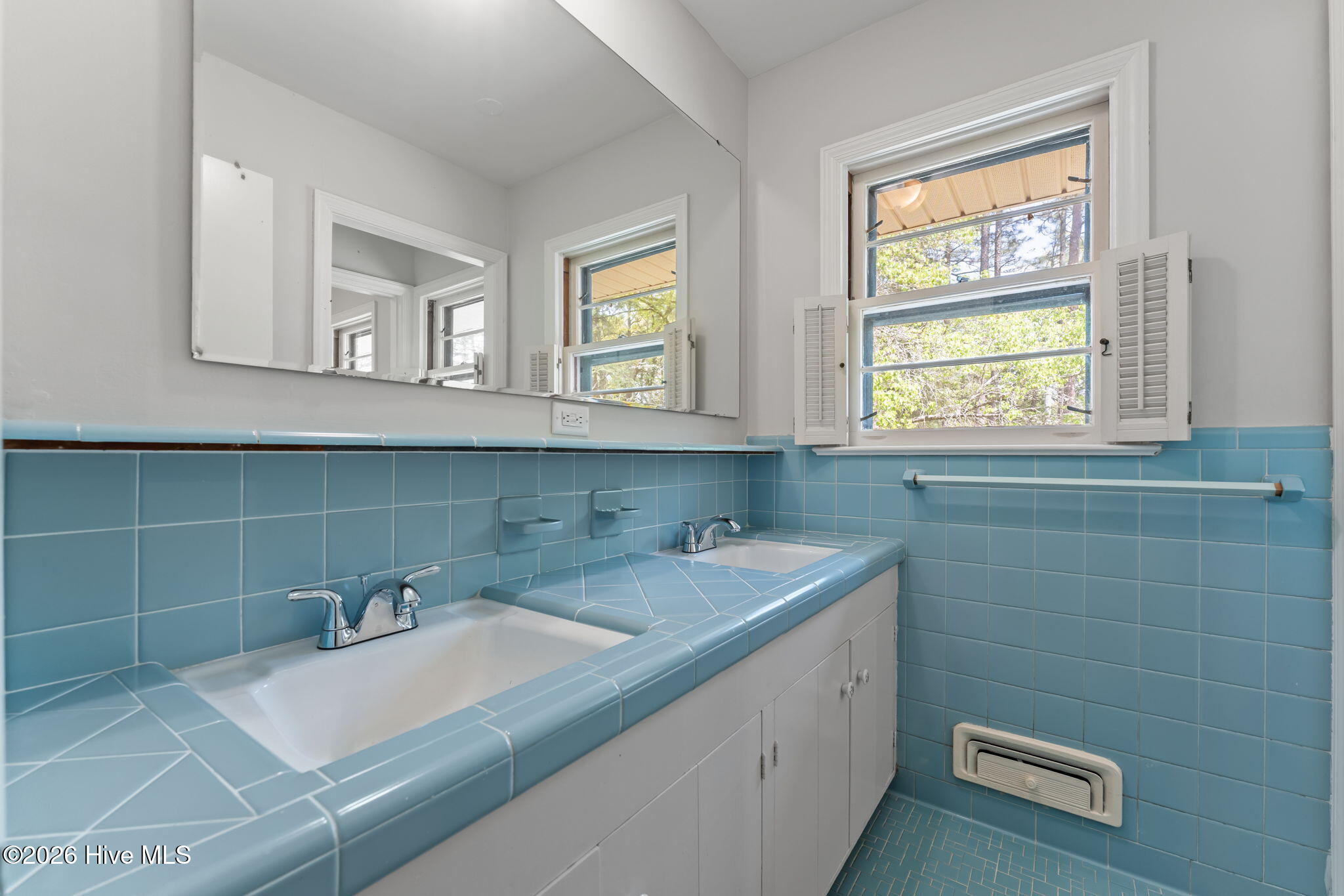 225 Arbutus Road Property Photo 25